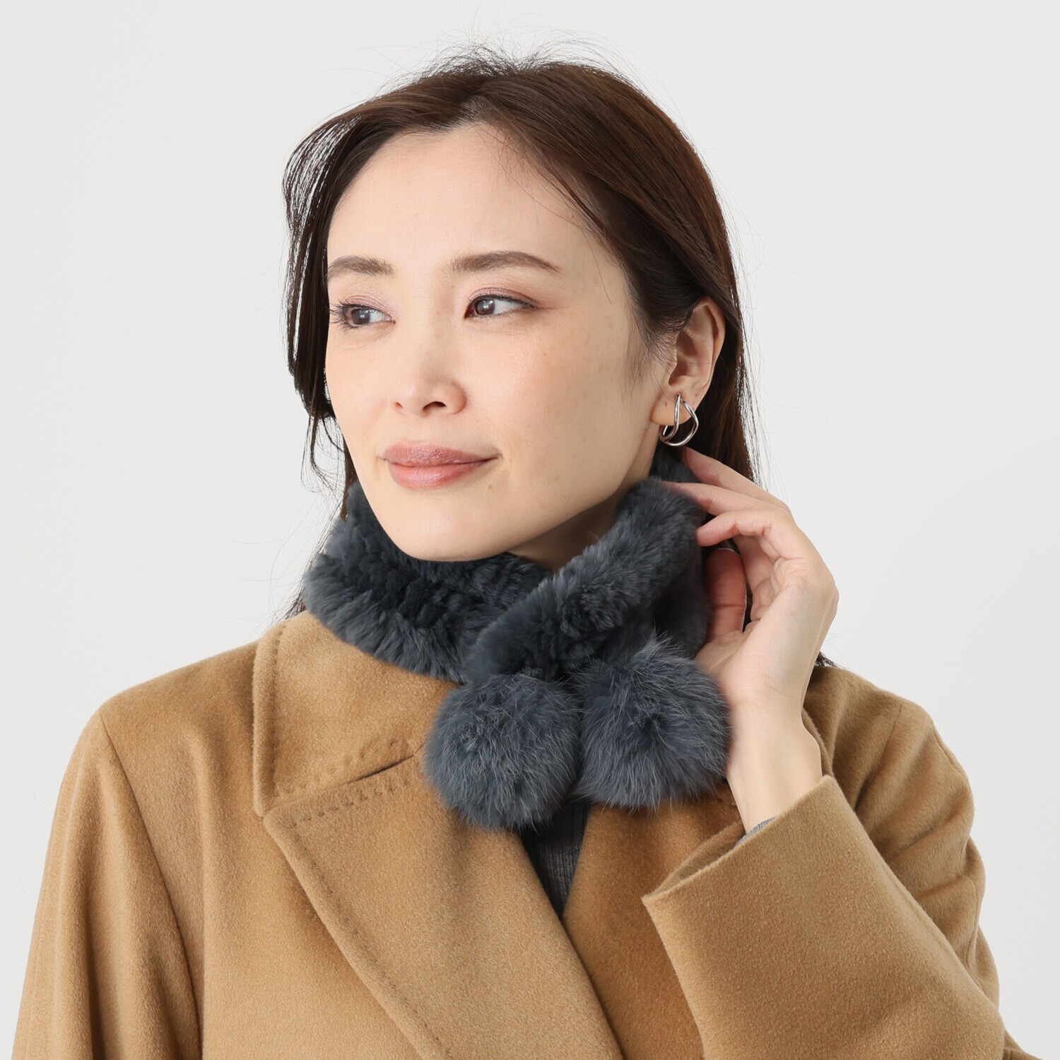 ティエドゥール レッキスラビットヤーン ポンポンアクセント マフラー