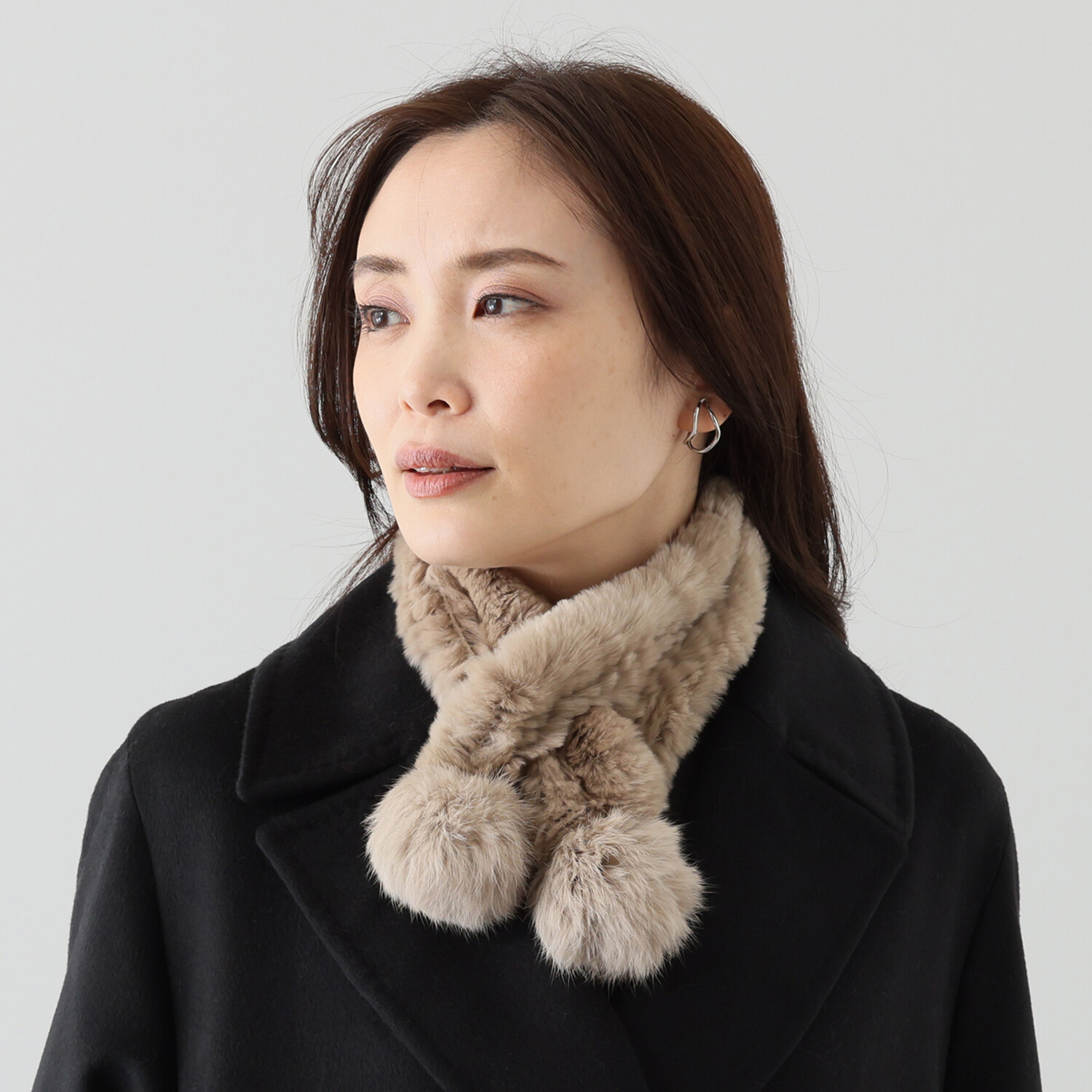 ティエドゥール レッキスラビットヤーン ポンポンアクセント マフラー