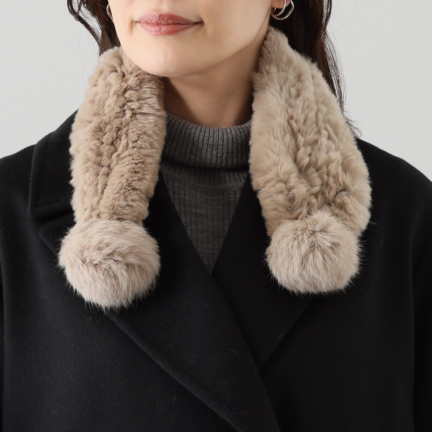 ティエドゥール レッキスラビットヤーン ポンポンアクセント マフラー