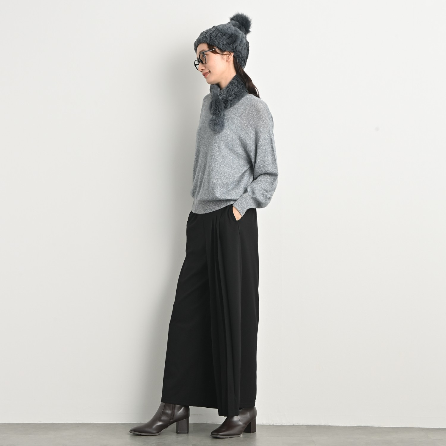 ティエドゥール レッキスラビットヤーン ポンポンアクセント マフラー