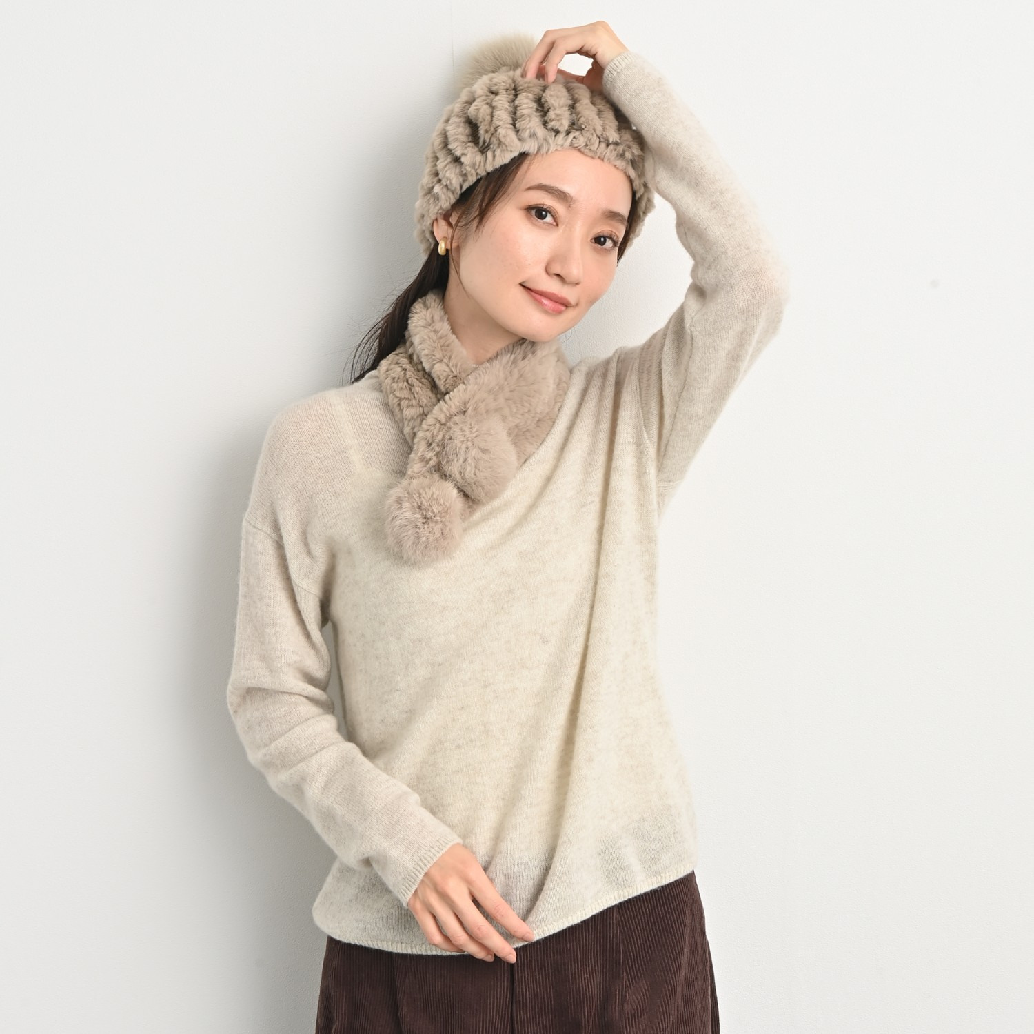 ティエドゥール レッキスラビットヤーン ポンポンアクセント マフラー