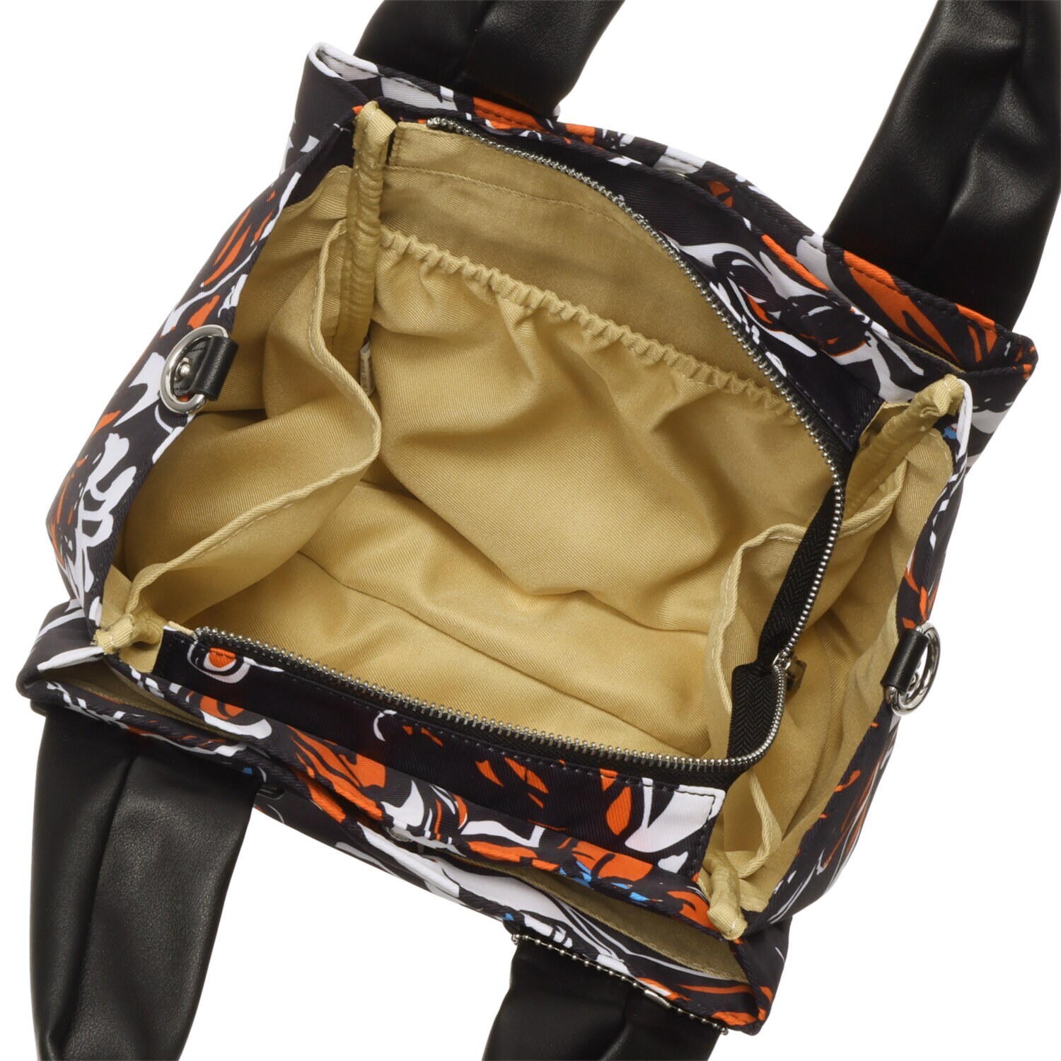 ビースター はっ水 １０ポケット ２ウェイトートバッグ ＜チャーム付＞