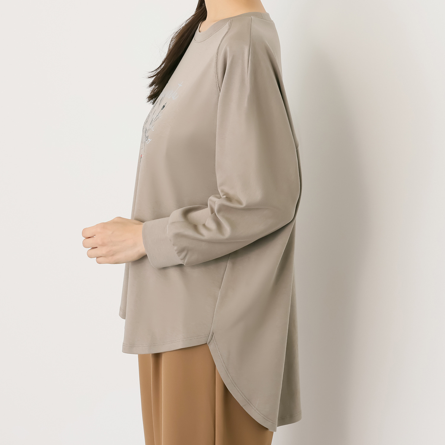 アリュメット プリントカットソー プルオーバー