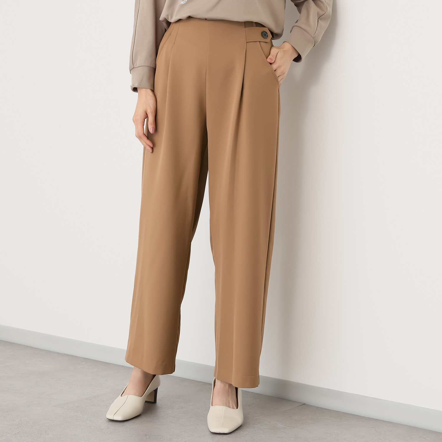 アリュメット タックワイドパンツ