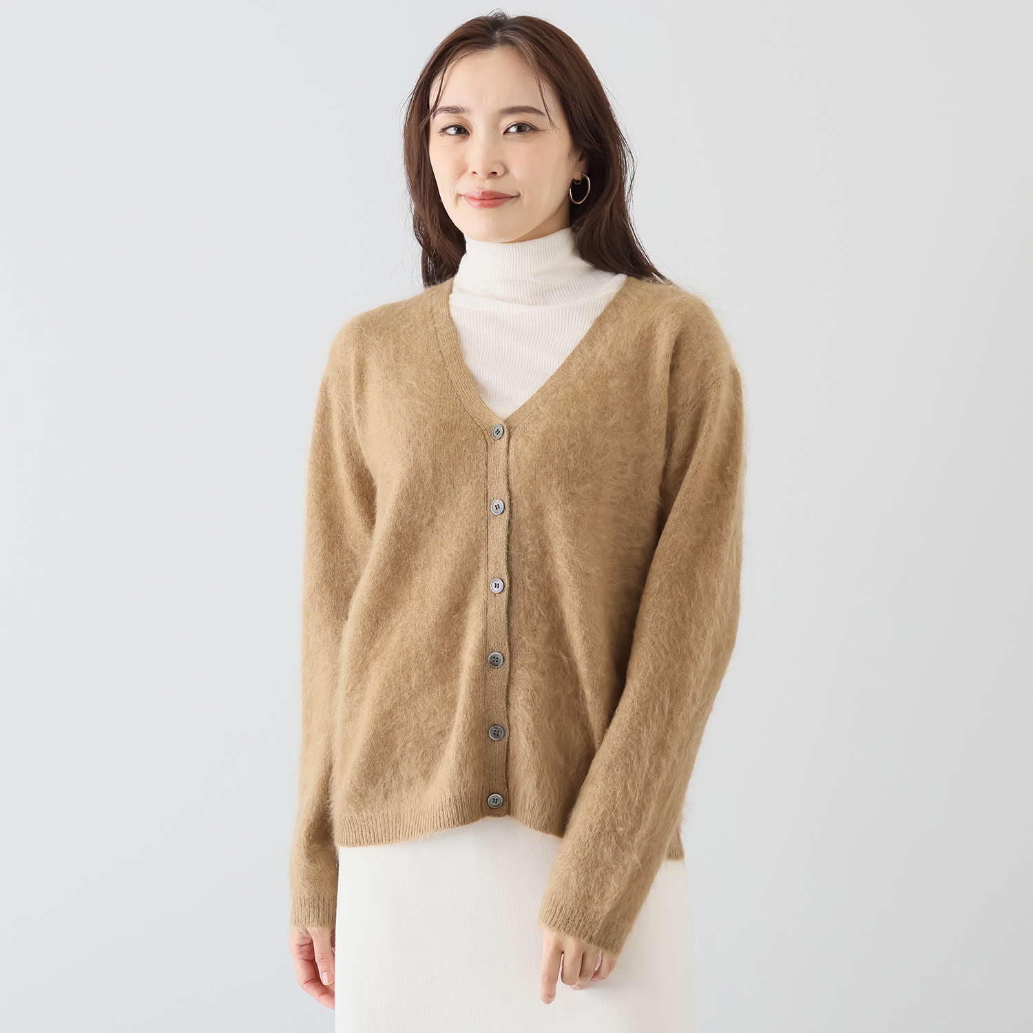 タルマス　ブランチ ウール１００％ ファー加工 Ｖネックカーディガン