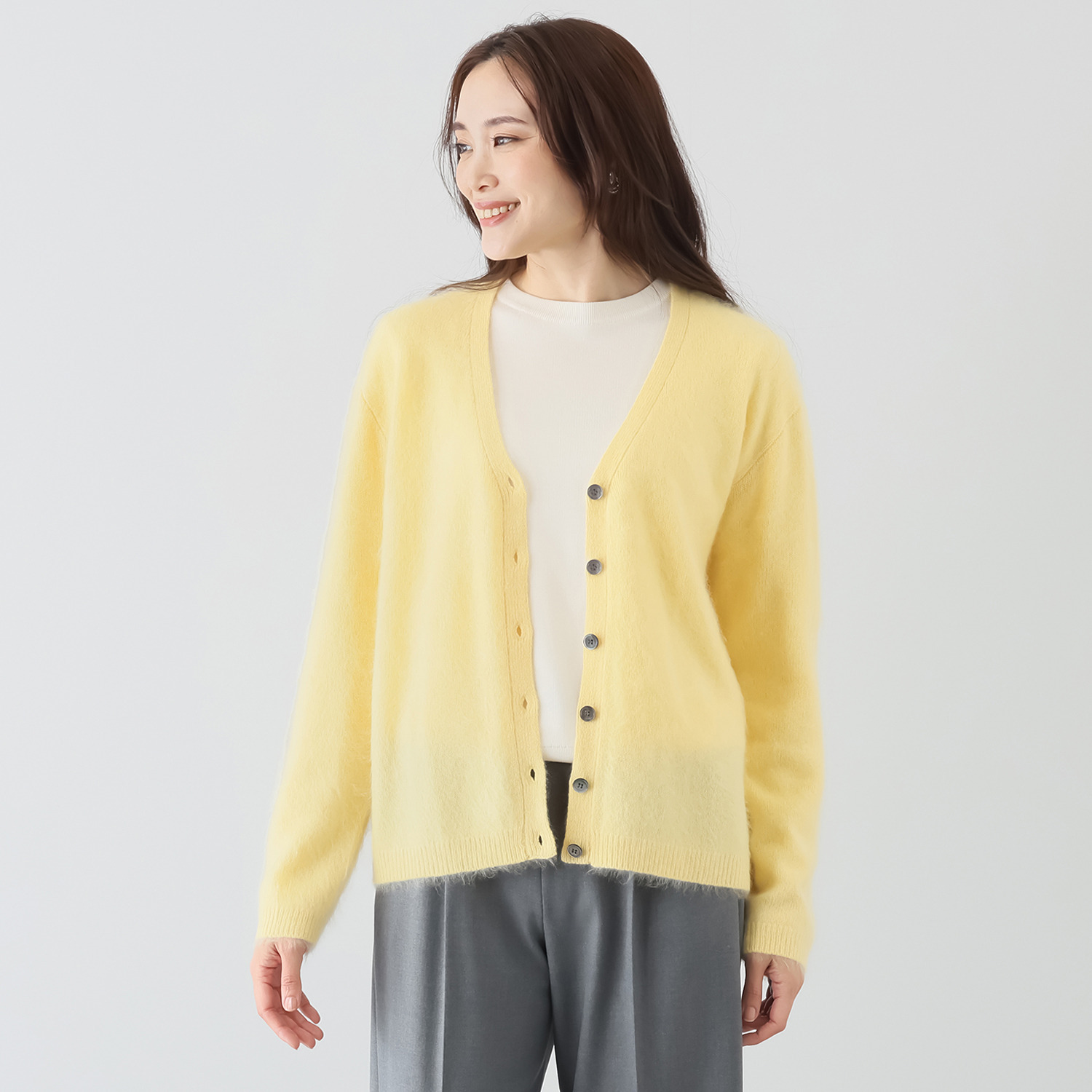 タルマス　ブランチ ウール１００％ ファー加工 Ｖネックカーディガン