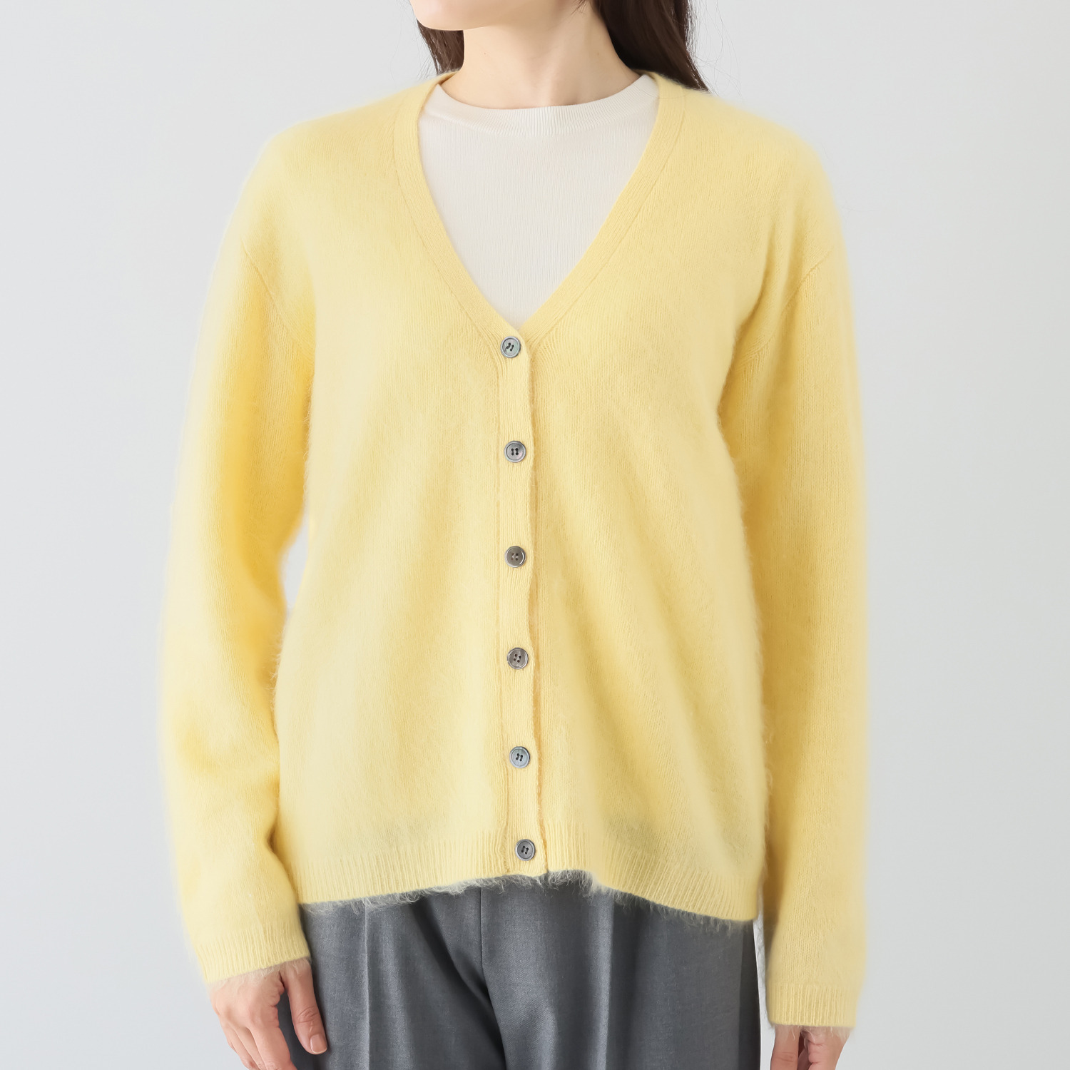 タルマス　ブランチ ウール１００％ ファー加工 Ｖネックカーディガン