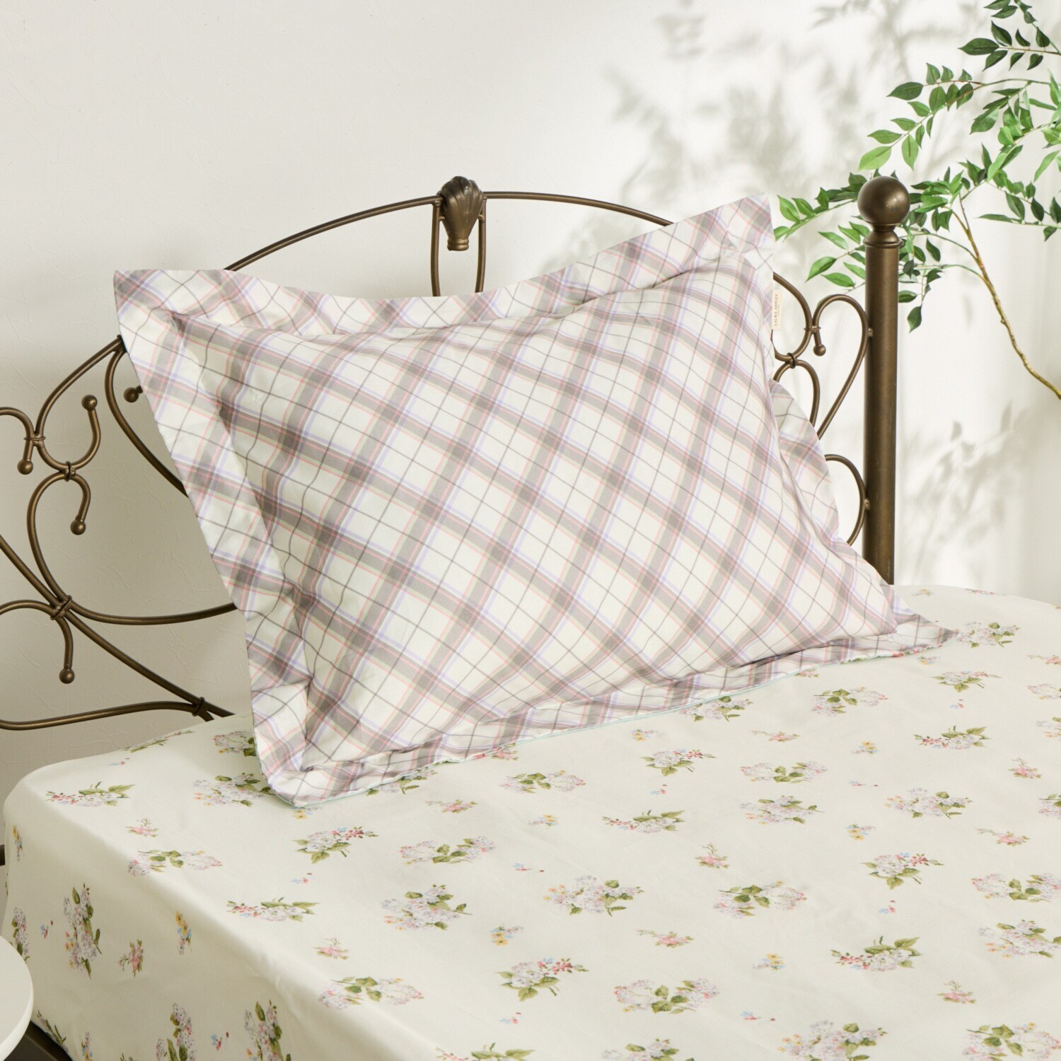 ローラアシュレイ ローズモア コットン１００％サテン ピローケース