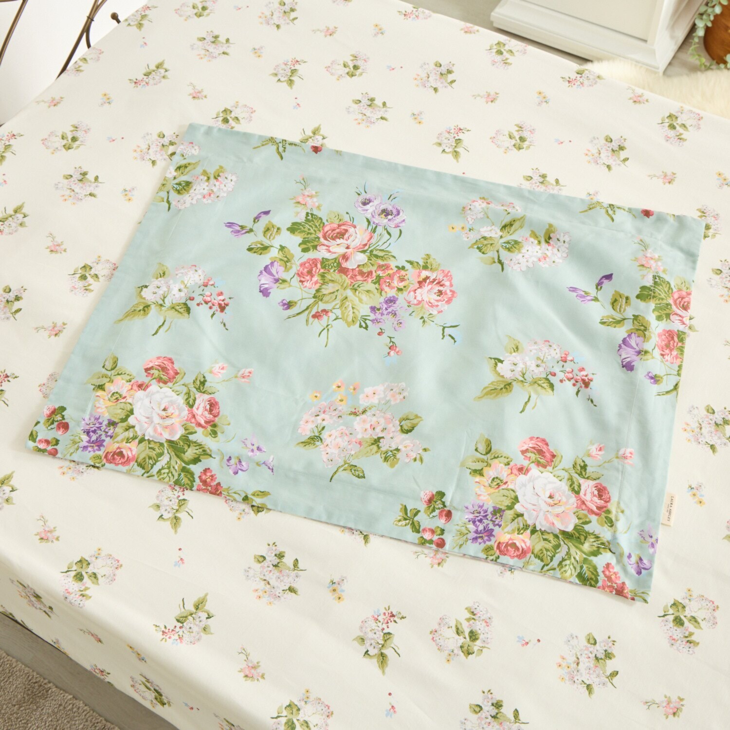 ローラアシュレイ ローズモア コットン１００％サテン ピローケース