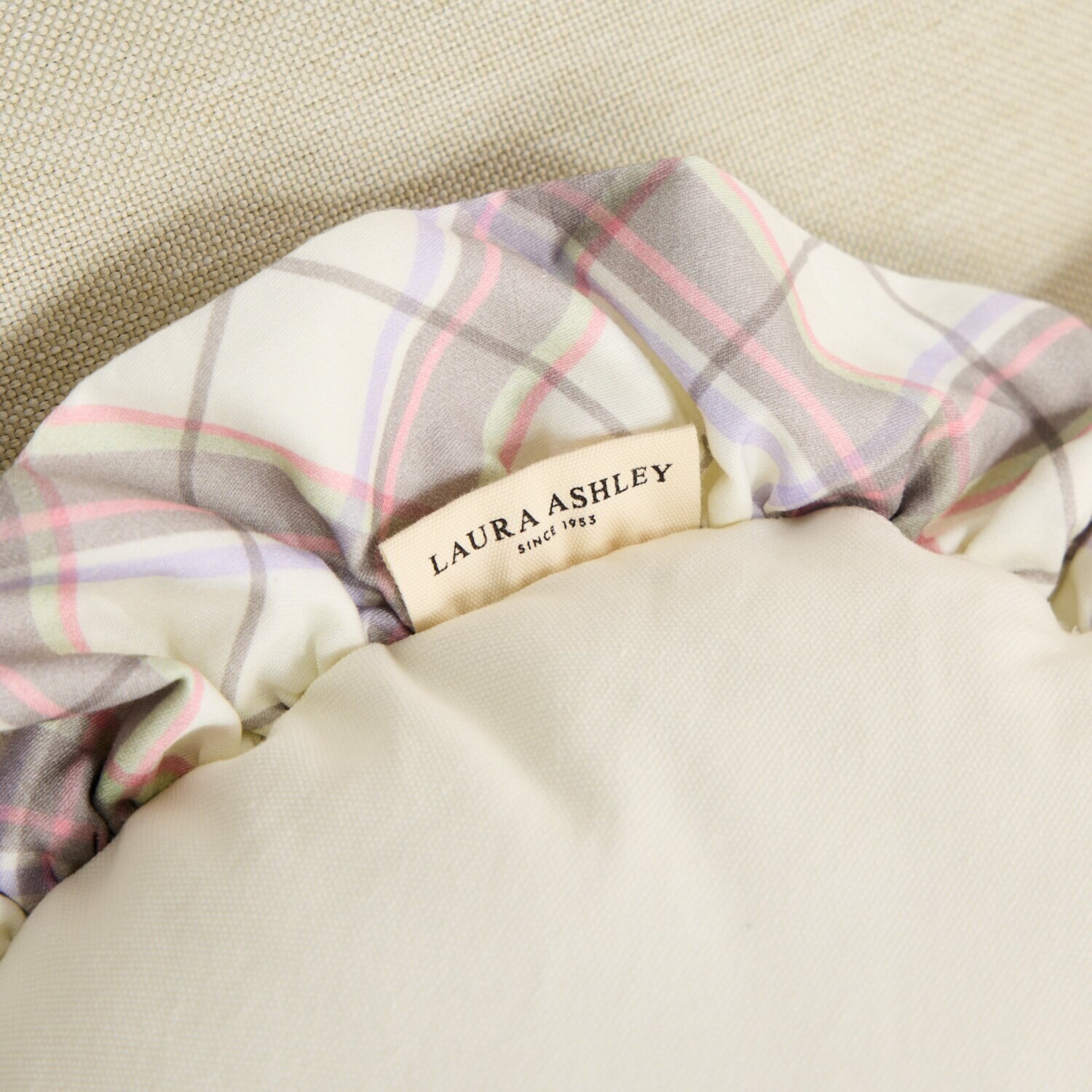 ローラアシュレイ ローズモア ラウンドクッション