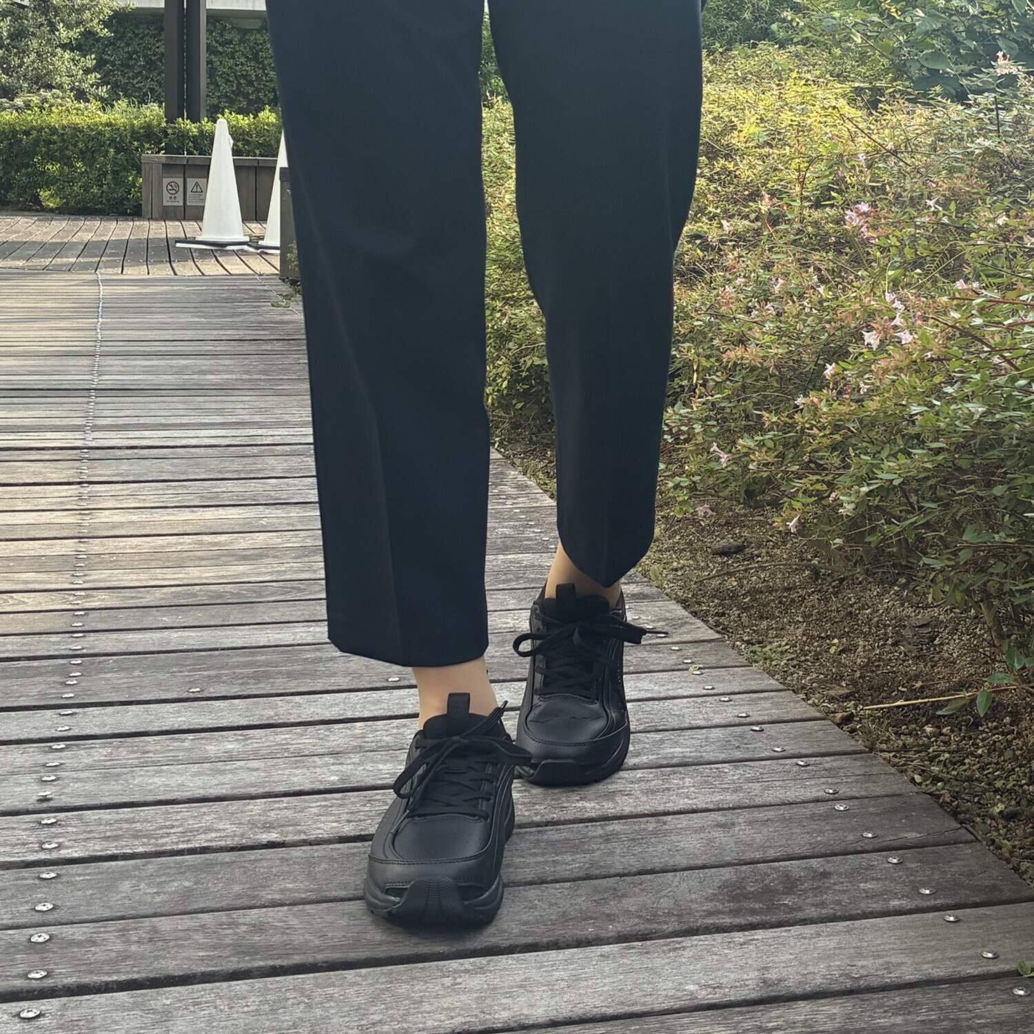 アサヒフットケア 柔らかクッション レースアップ 合皮スニーカー ＜レディース＞