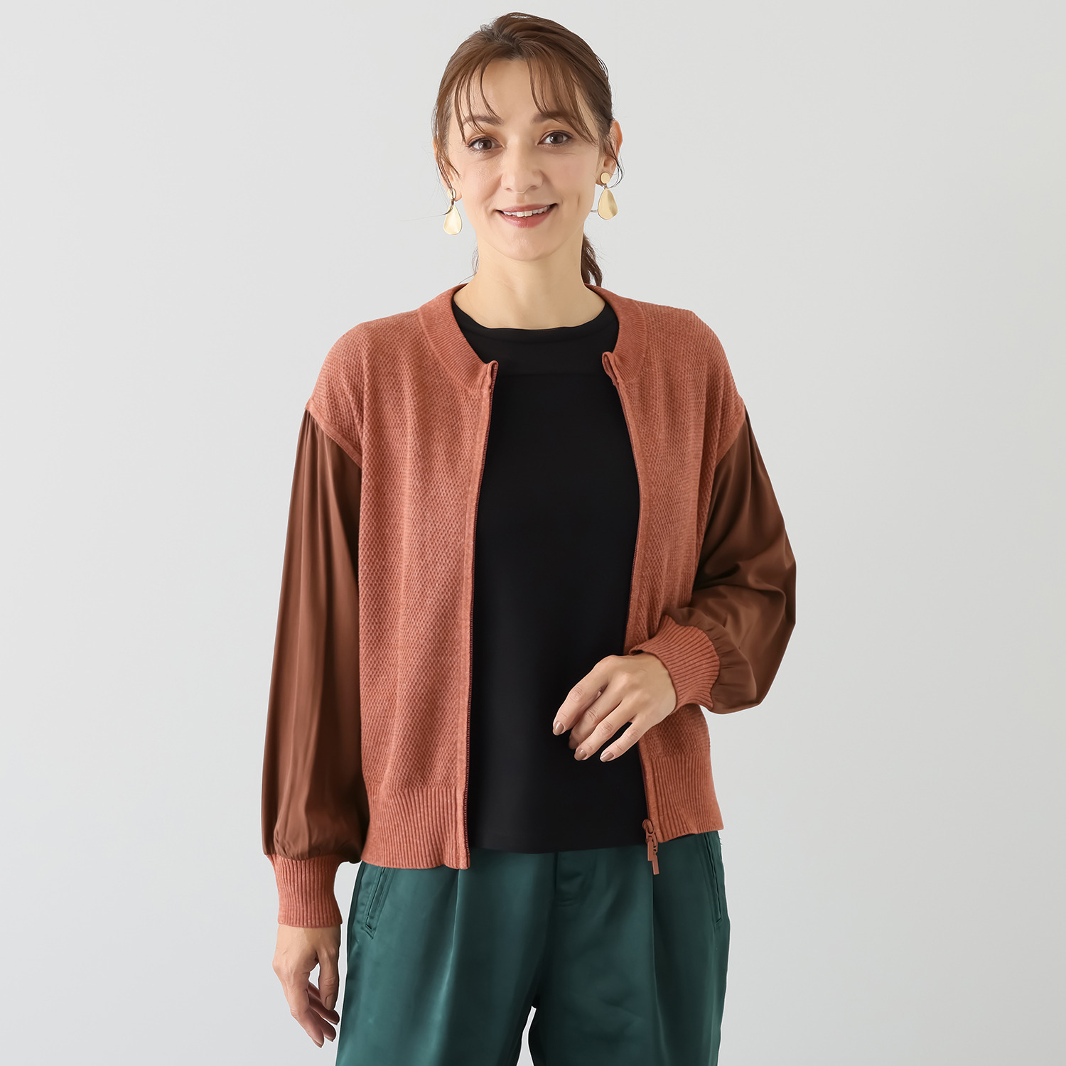 ゼラールスポーツ さっと羽織れておしゃれ！ リネン混タック編 布帛コンビブルゾン