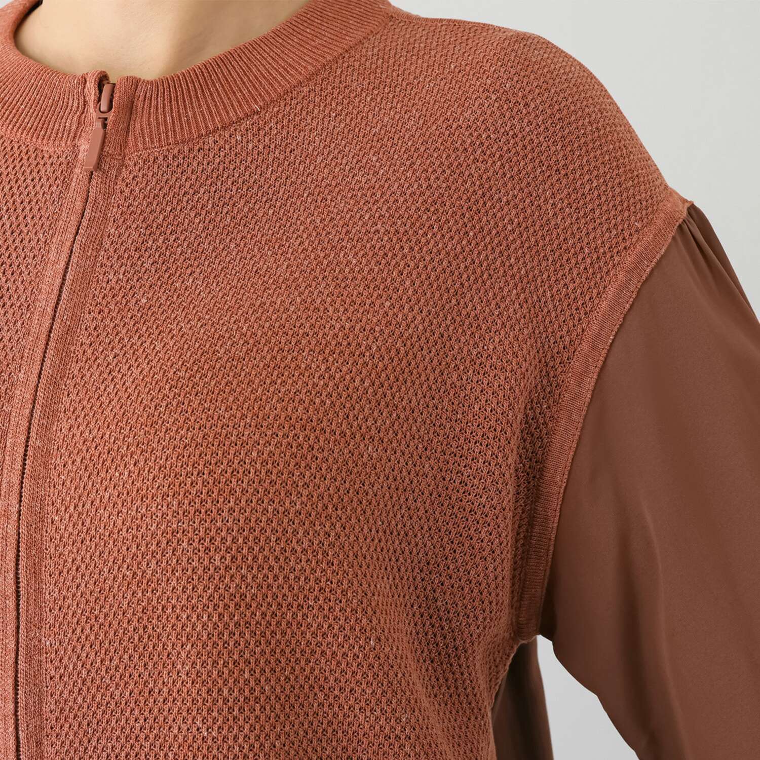 ゼラールスポーツ さっと羽織れておしゃれ！ リネン混タック編 布帛コンビブルゾン