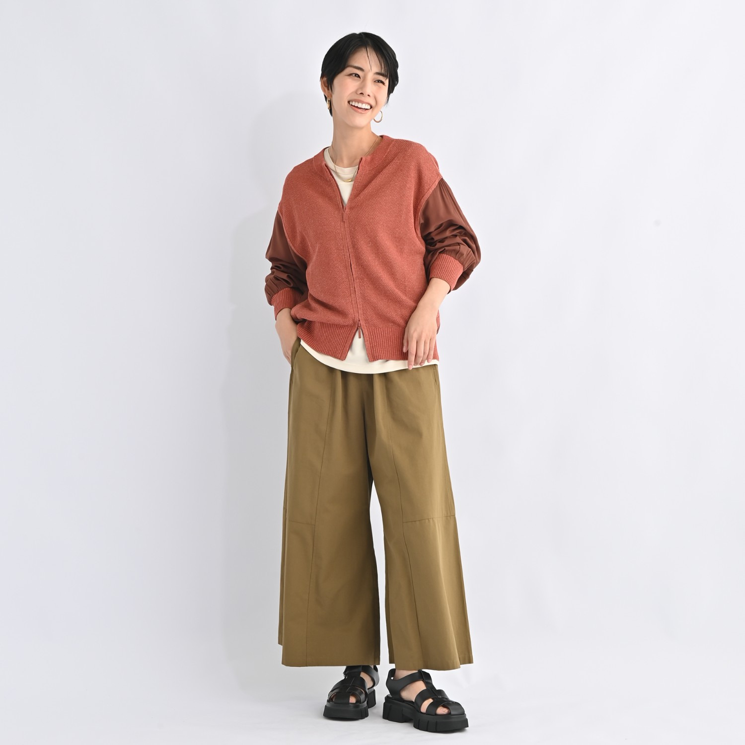 ゼラールスポーツ さっと羽織れておしゃれ！ リネン混タック編 布帛コンビブルゾン