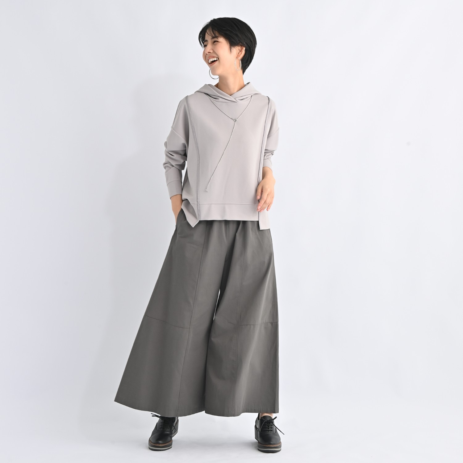 ゼラールスポーツ パイピングアクセント ツイルジャージー きれい見え フーディープルオーバー