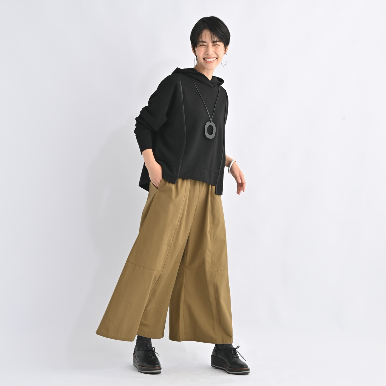 ゼラールスポーツ パイピングアクセント ツイルジャージー きれい見え フーディープルオーバー