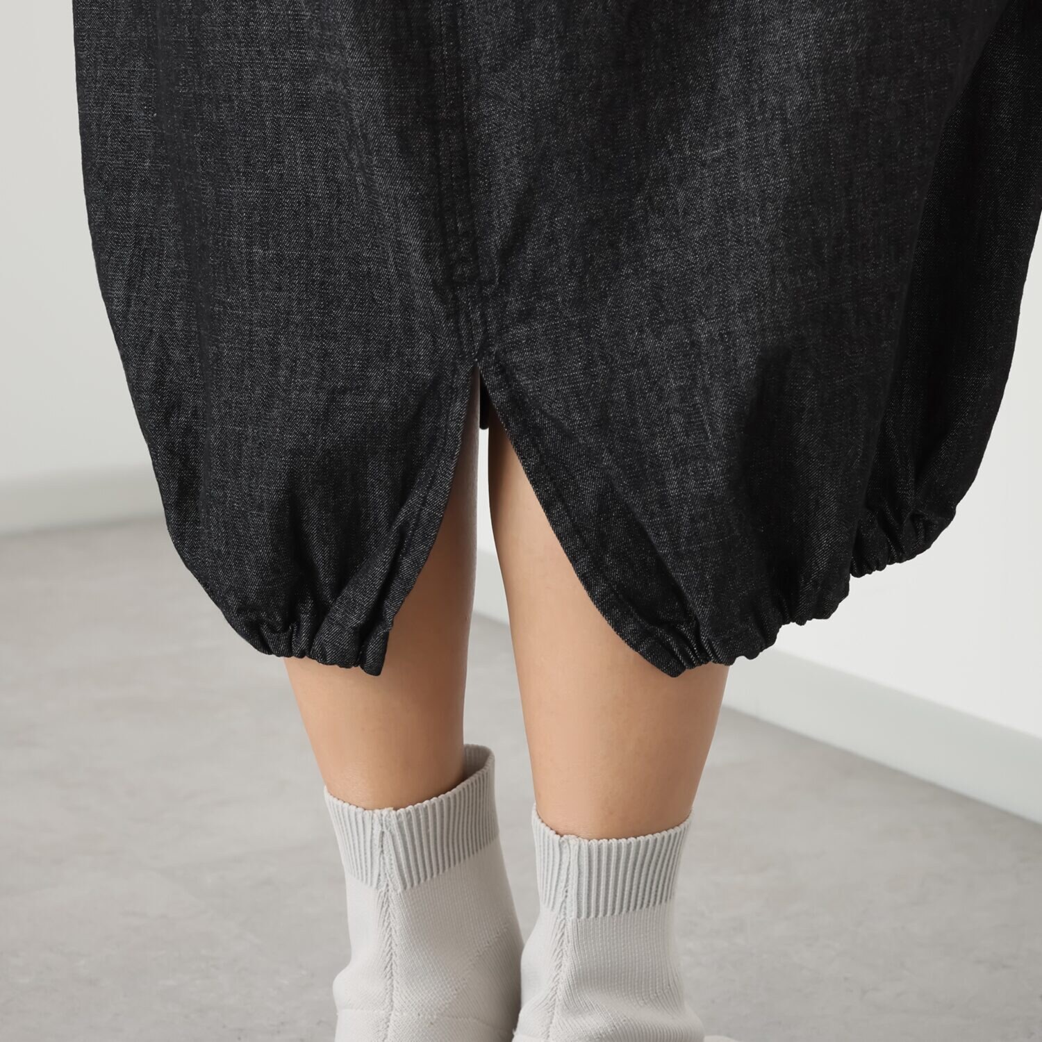 ゼラールスポーツ 軽やかデニム使用！ ギャザーデザイン ジャンスカワンピース