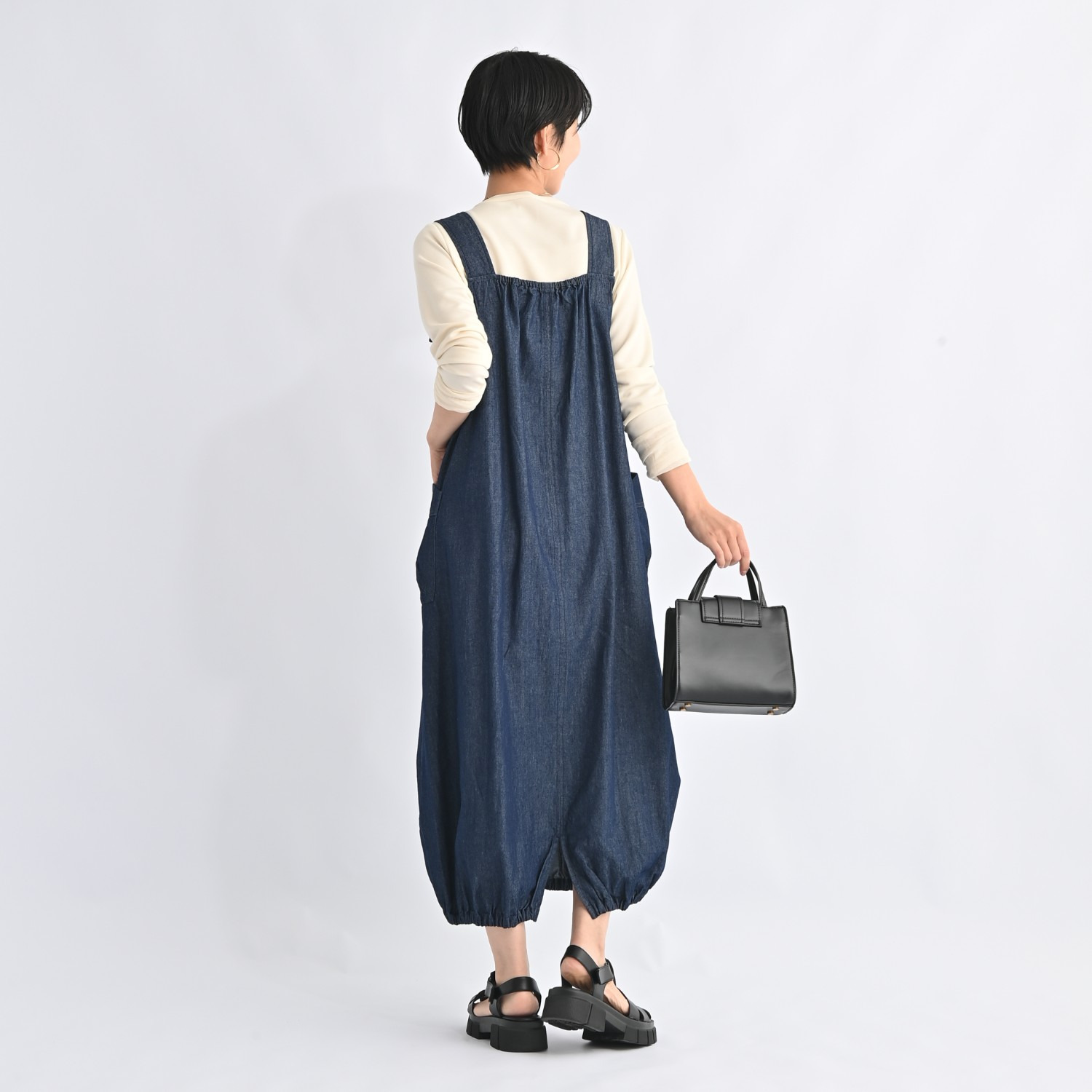 ゼラールスポーツ 軽やかデニム使用！ ギャザーデザイン ジャンスカワンピース