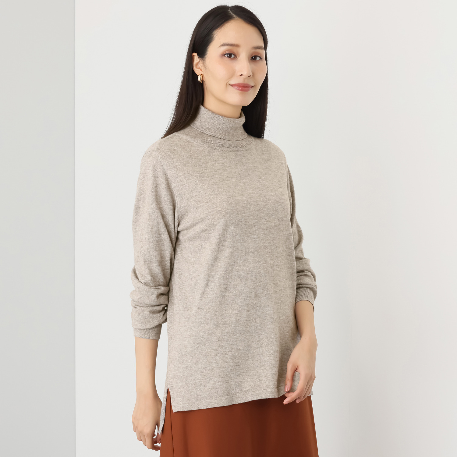 スピンブルー ギザコットンとヤクの 極上ブレンド！ ラグジュアリーニット ハイネックプルオーバー