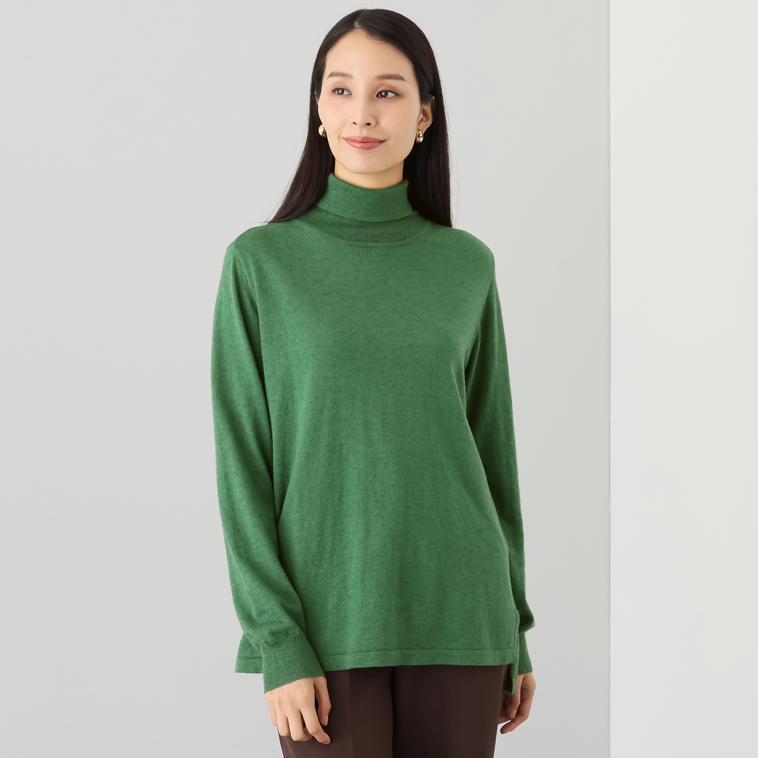 スピンブルー ギザコットンとヤクの 極上ブレンド！ ラグジュアリーニット ハイネックプルオーバー