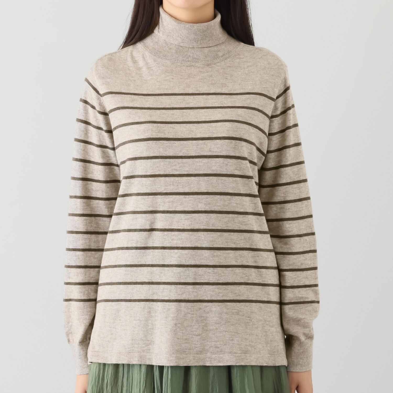 スピンブルー ギザコットンとヤクの 極上ブレンド！ ラグジュアリーニット ハイネックプルオーバー