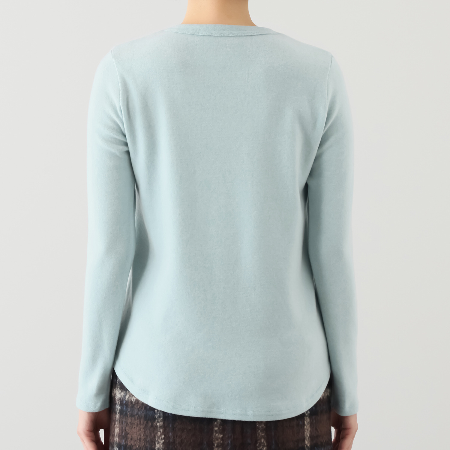 シロヤイチガントウキョウ セルウォーム ストレッチ クルーネックプルオーバー