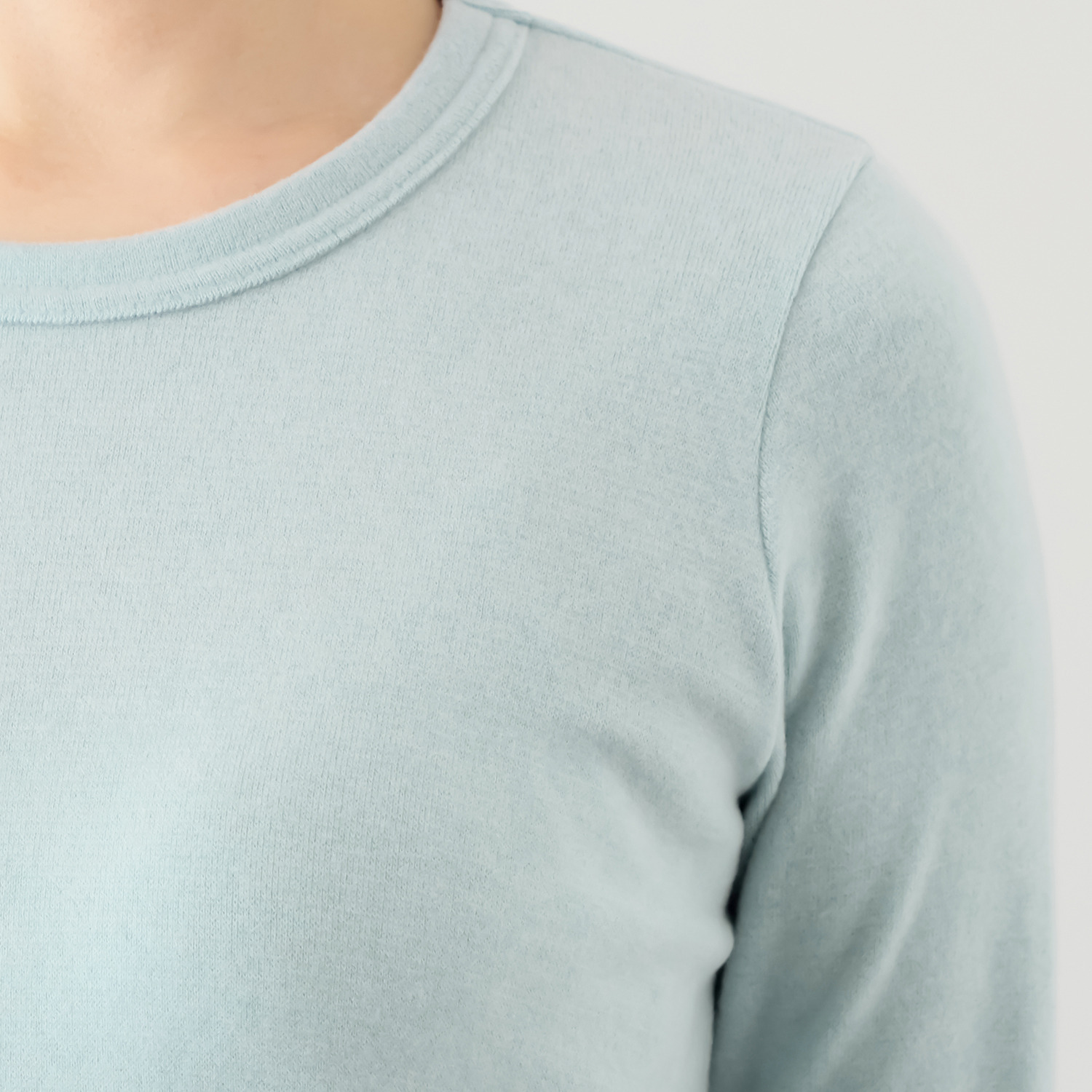 シロヤイチガントウキョウ セルウォーム ストレッチ クルーネックプルオーバー