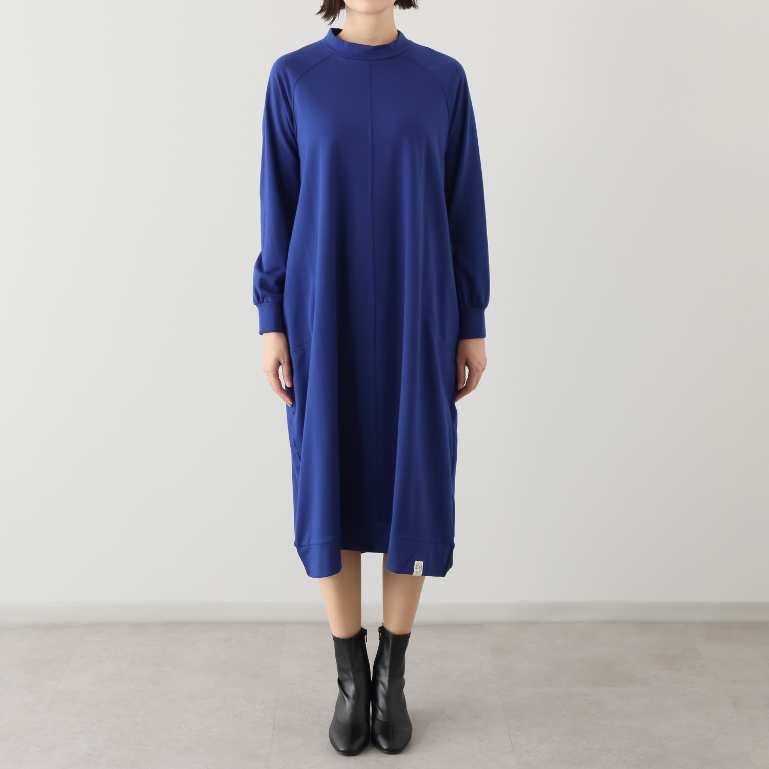 シロヤイチガントウキョウ セルウォーム インレー ワンピース