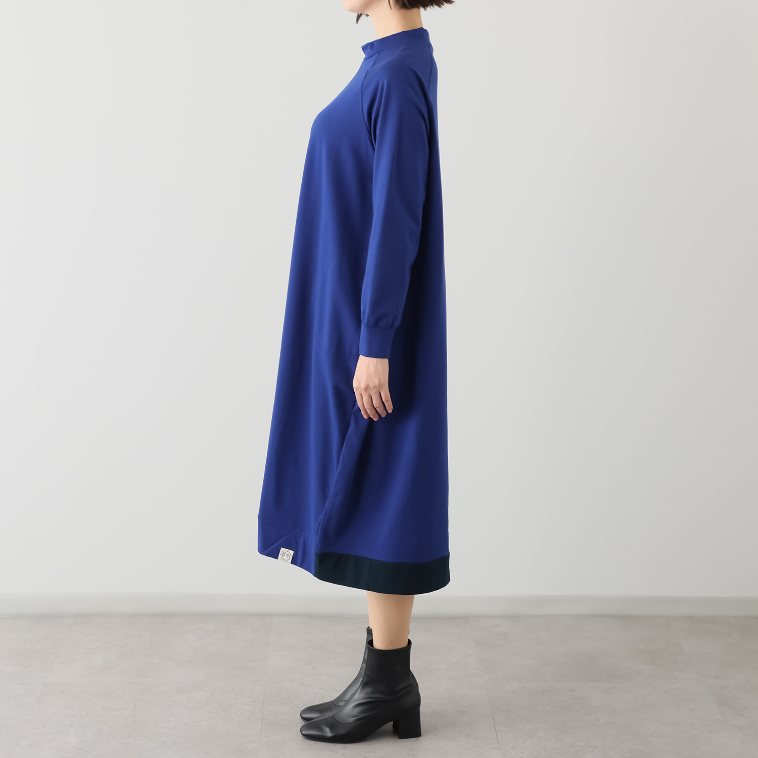 シロヤイチガントウキョウ セルウォーム インレー ワンピース