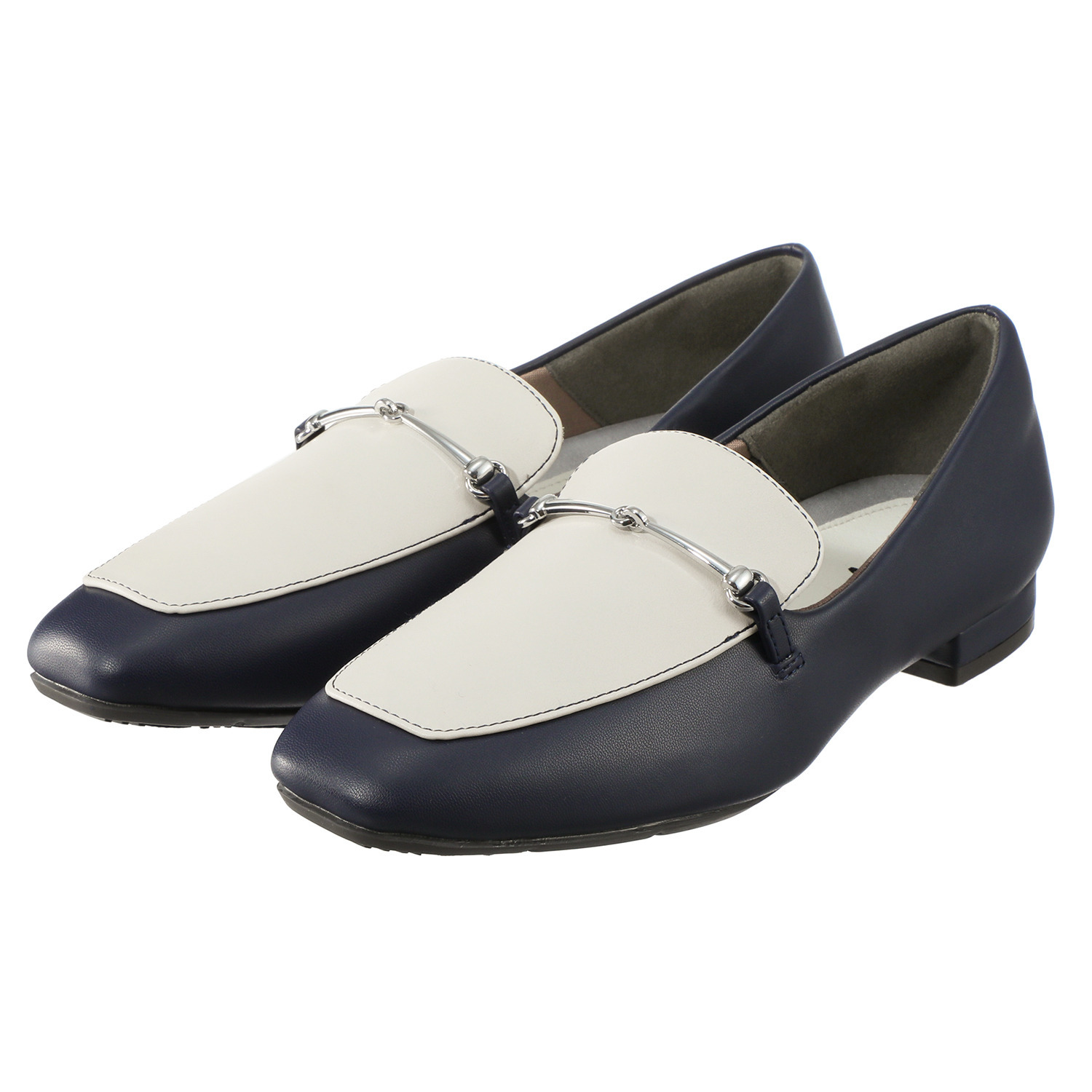 アキュアーズ ゆとり設計で柔らか＆快適 母趾に優しい ビットローファー