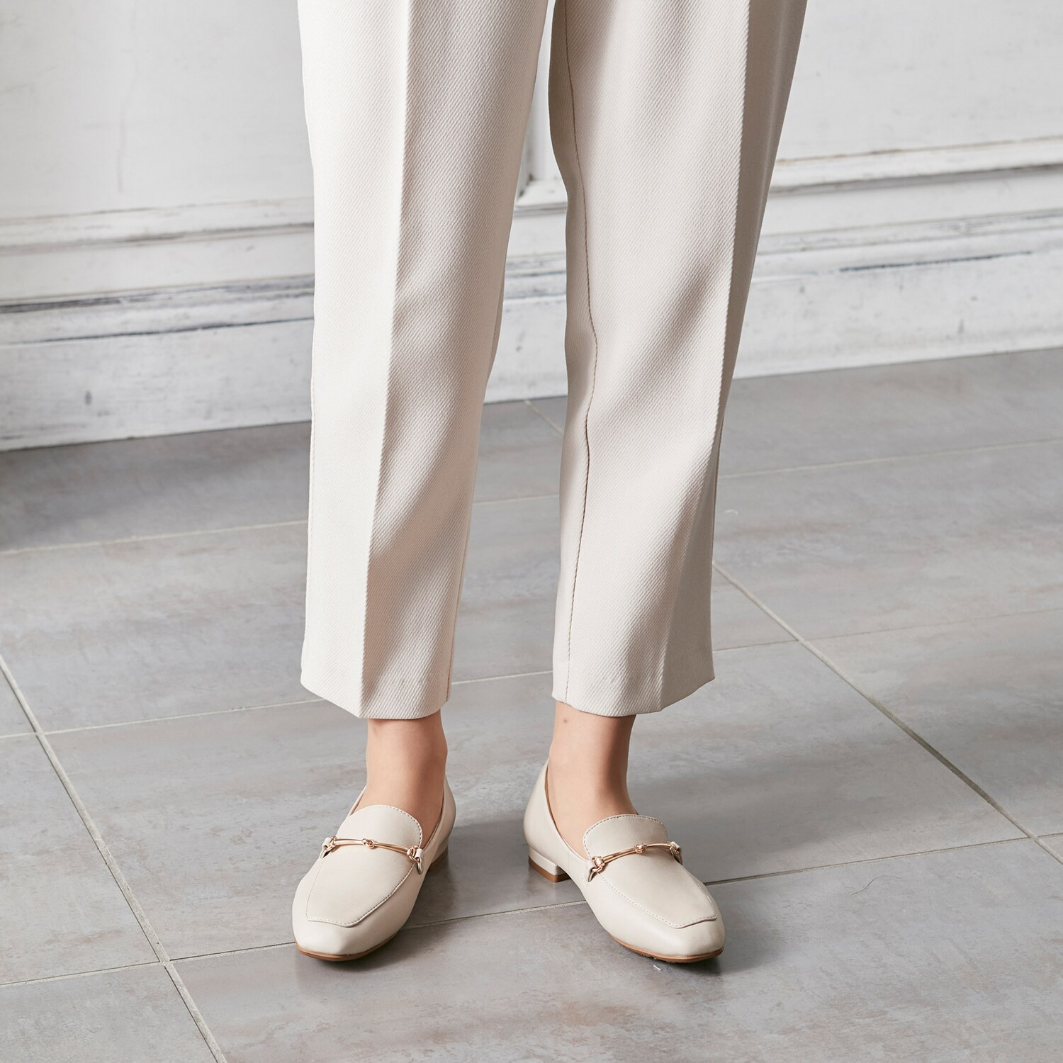 アキュアーズ ゆとり設計で柔らか＆快適 母趾に優しい ビットローファー