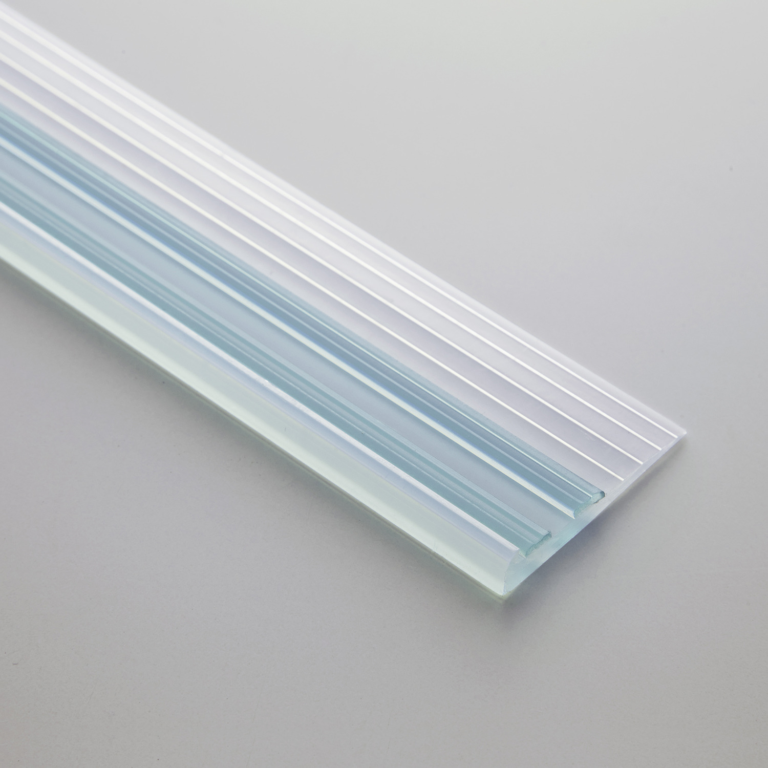 家具の下に挟み込むだけ！ 家具転倒防止マット ＜３０ｃｍ＞ ４枚セット