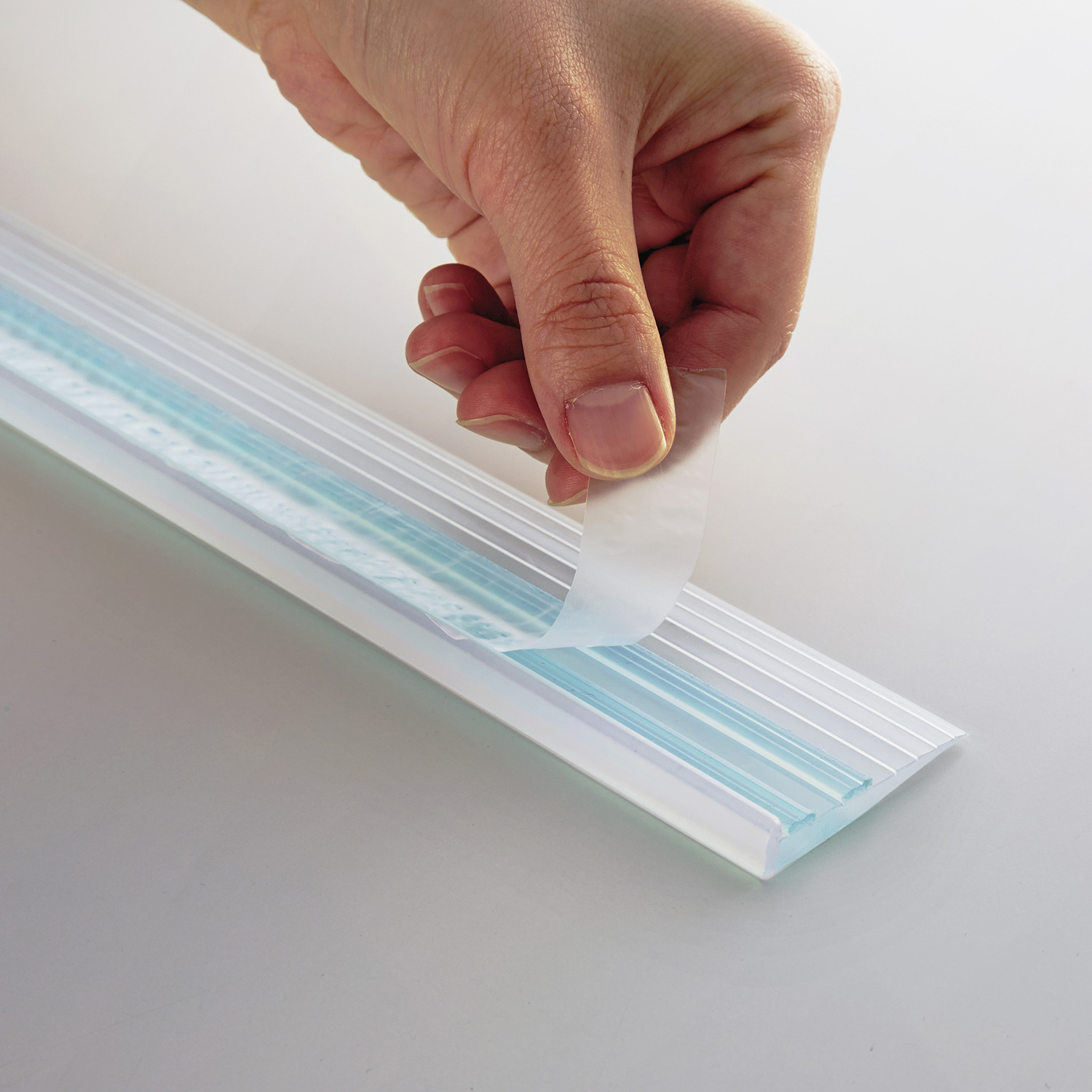 家具の下に挟み込むだけ！ 家具転倒防止マット ＜３０ｃｍ＞ ４枚セット