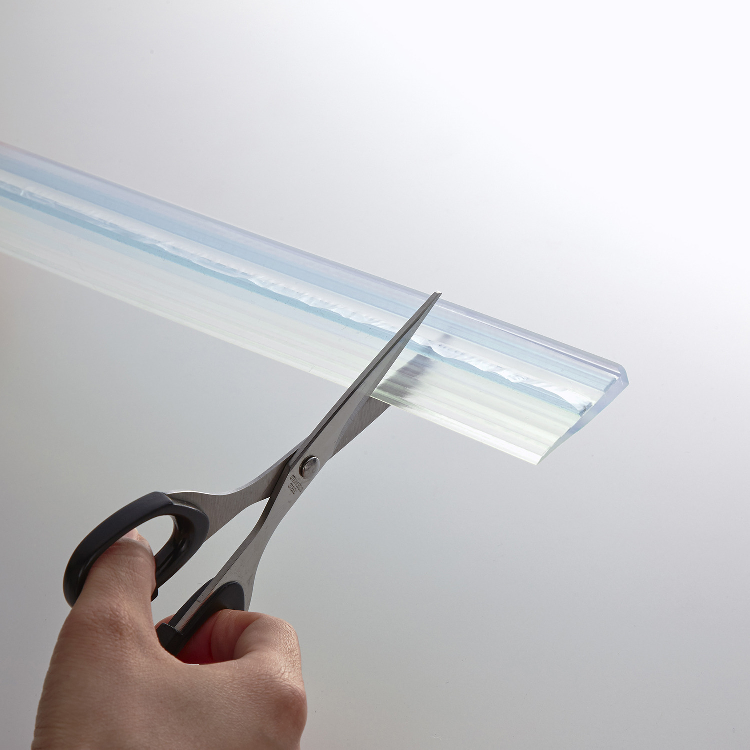 家具の下に挟み込むだけ！ 家具転倒防止マット ＜３０ｃｍ＞ ４枚セット