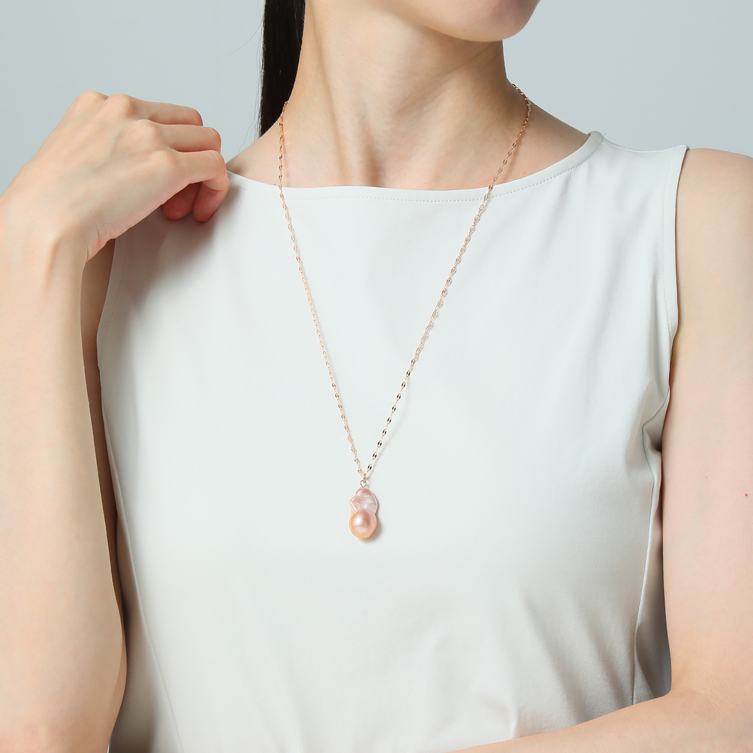 カリーナ・ペルラ ステンレス 淡水バロックパール ロングネックレス