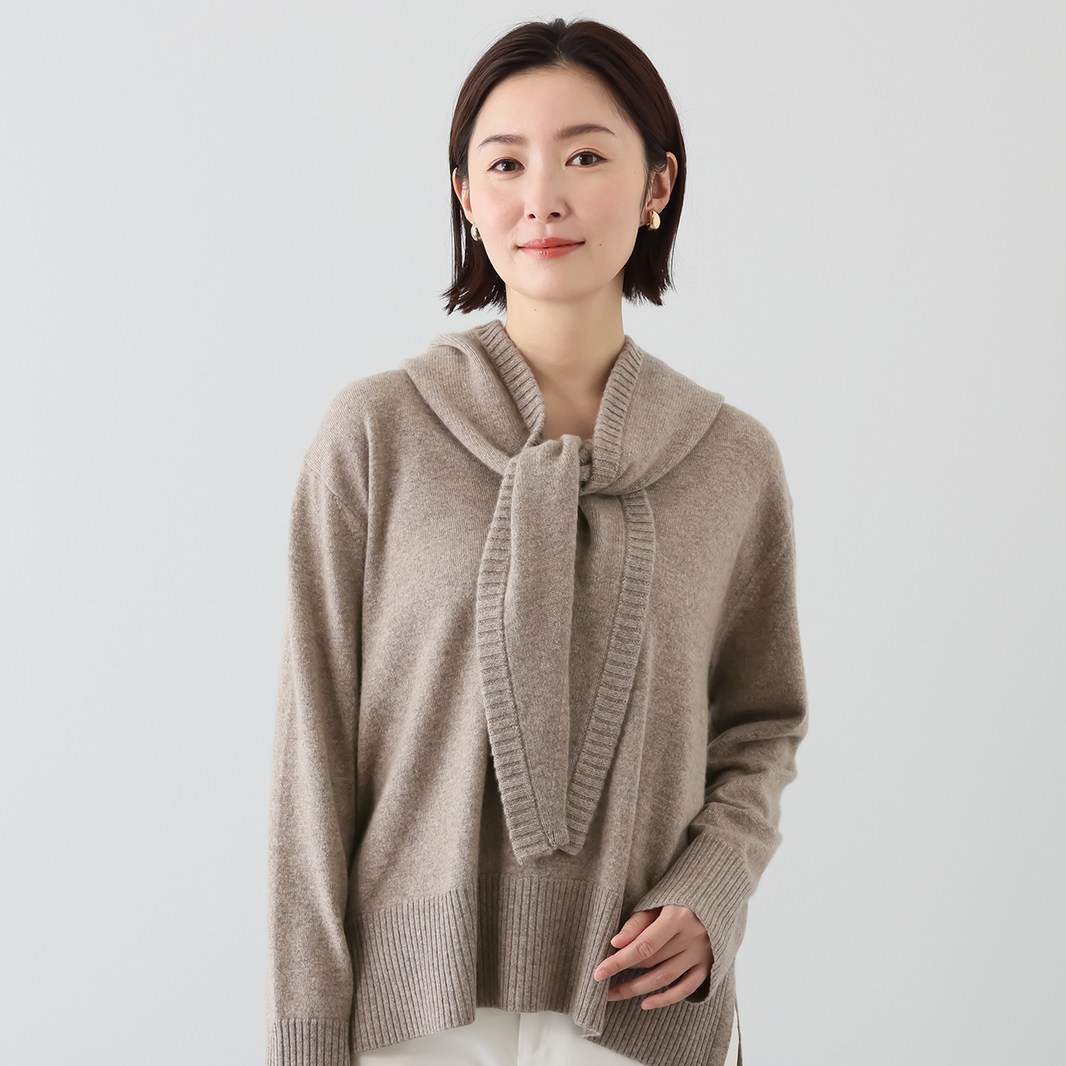 ミア　アミカ イタリア・ カリアッジ社製糸使用 こだわりの カシミヤ１００％ フードモフ