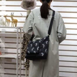 クーコ ラインドロー アニマル Ａ４ショルダーバッグ