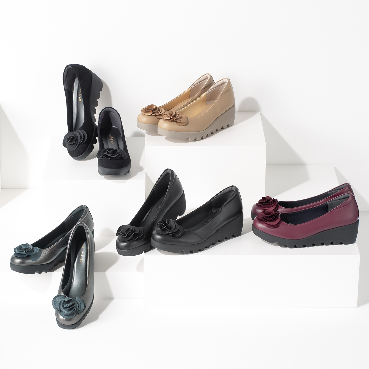 ヒルズアヴェニュー ＜日本製＞ レザー フラワーモティーフ ウェーブソールパンプス