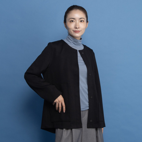 ヤエアジュテ 端境期のヘビロテに決定 モードなポケットを ハンサムに装う ジャケット ヤエアジュテ 端境期のヘビロテに決定 モードなポケットを ハンサムに装う ジャケット