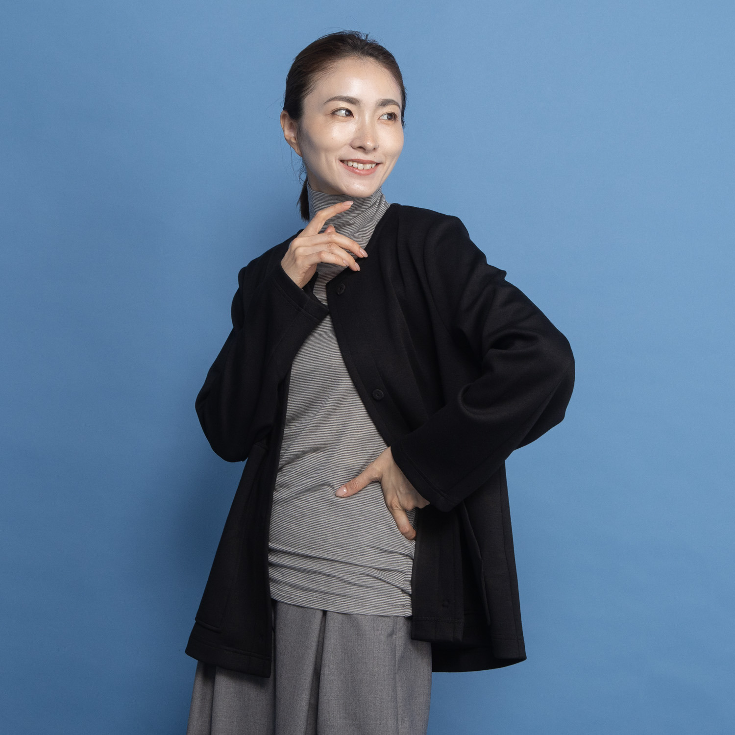 ヤエアジュテ 端境期のヘビロテに決定 モードなポケットを ハンサムに装う ジャケット