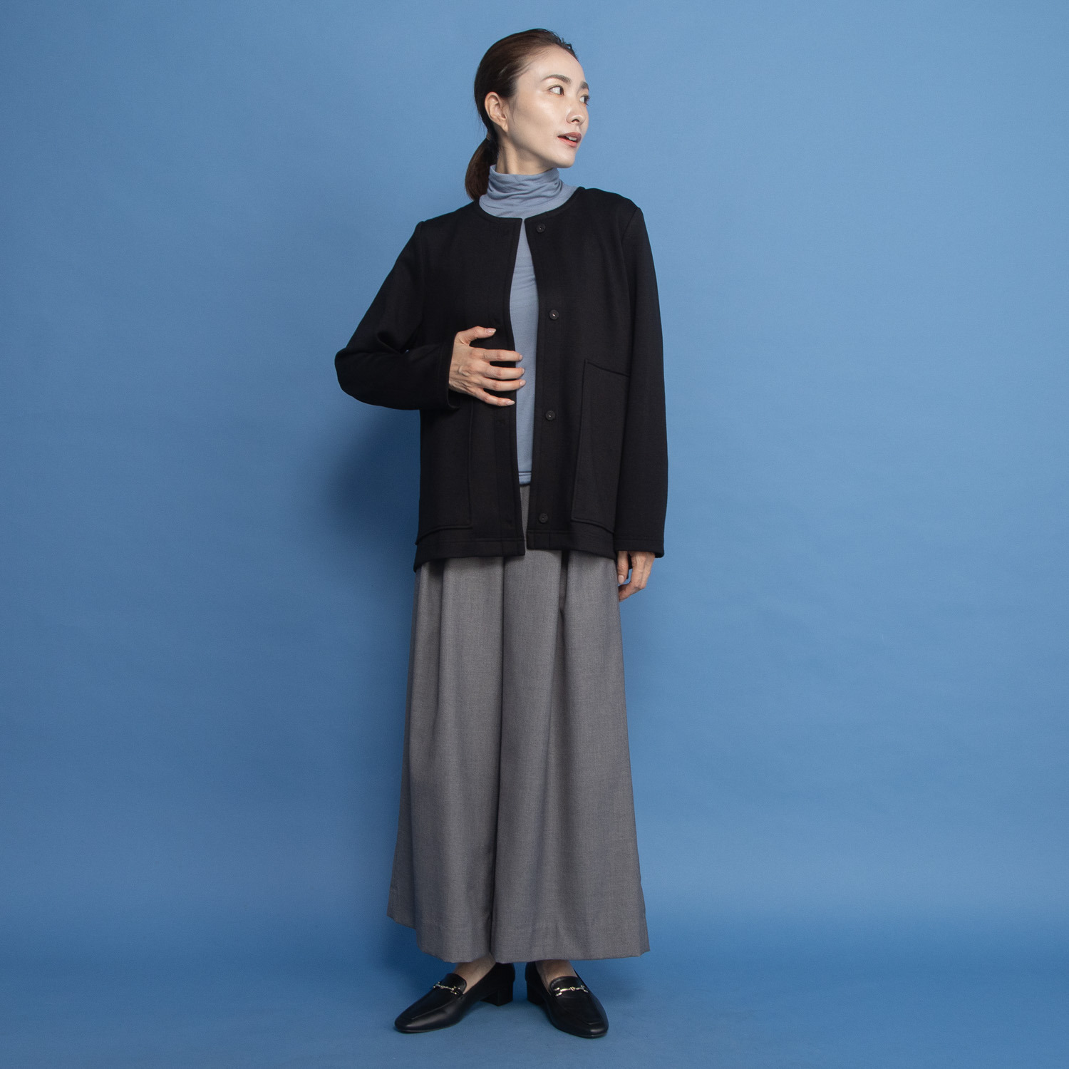 ヤエアジュテ 端境期のヘビロテに決定 モードなポケットを ハンサムに装う ジャケット