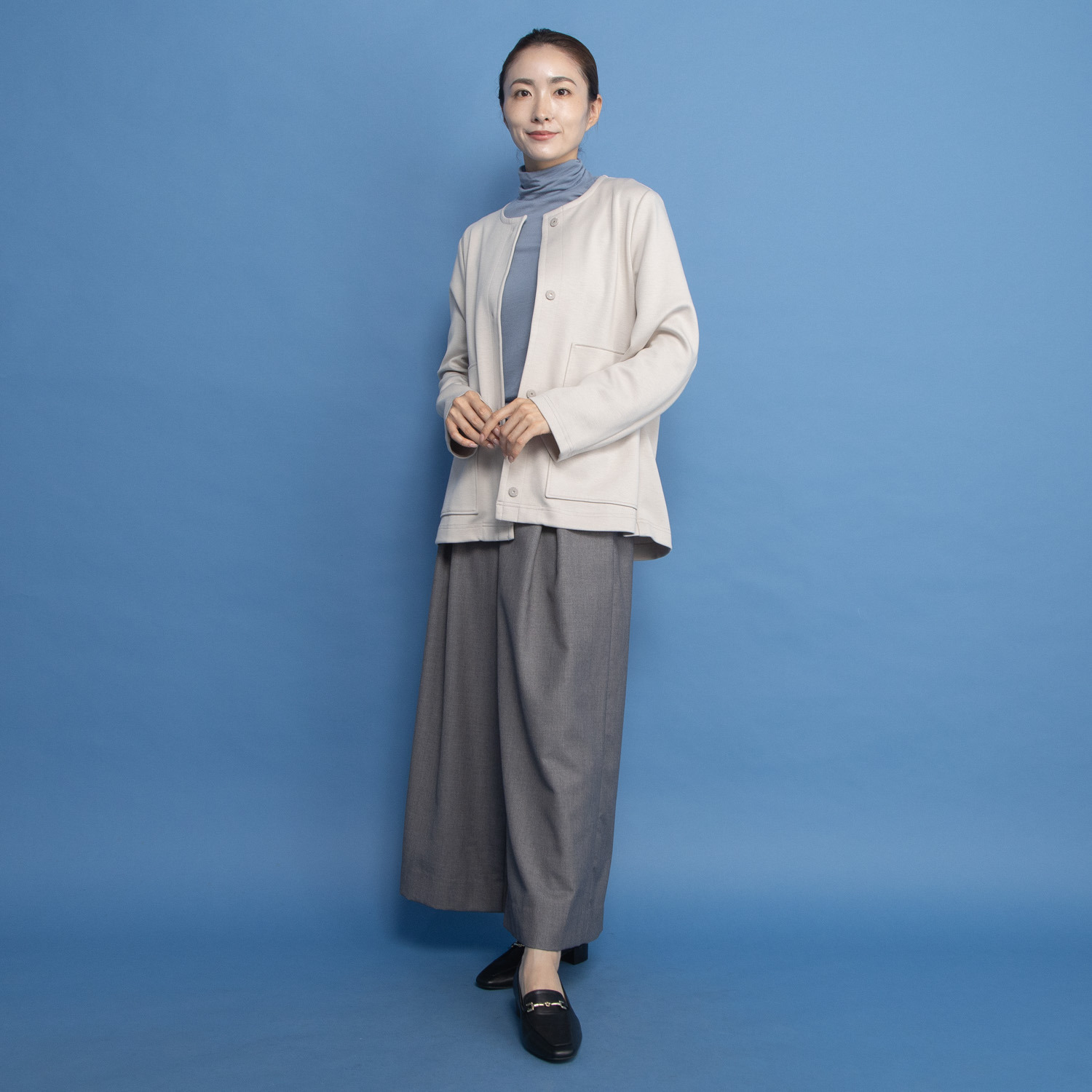 ヤエアジュテ 端境期のヘビロテに決定 モードなポケットを ハンサムに装う ジャケット