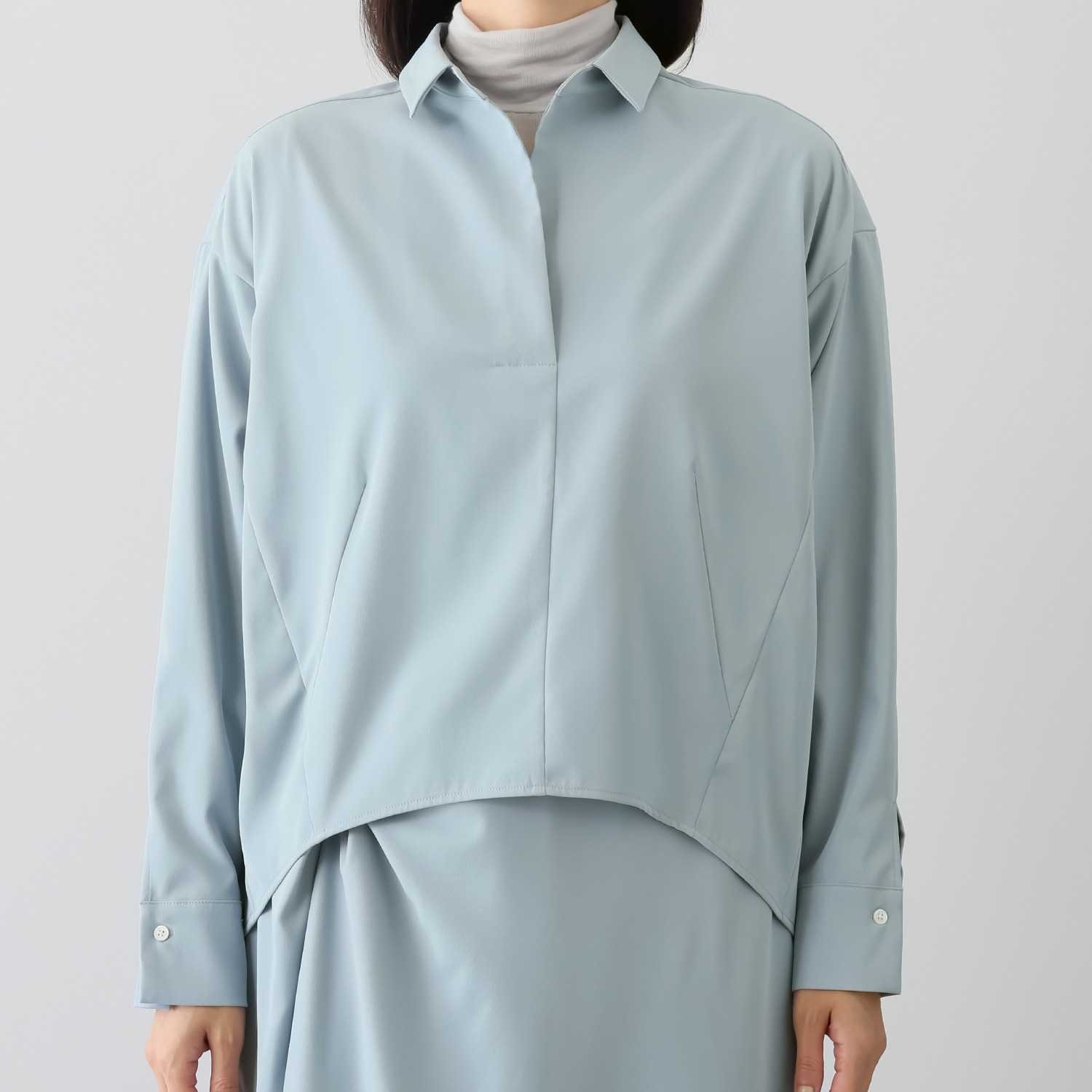 ヤエアジュテ １枚着でも、重ね着でも フォルムが映える スッキリ上品見えブラウス