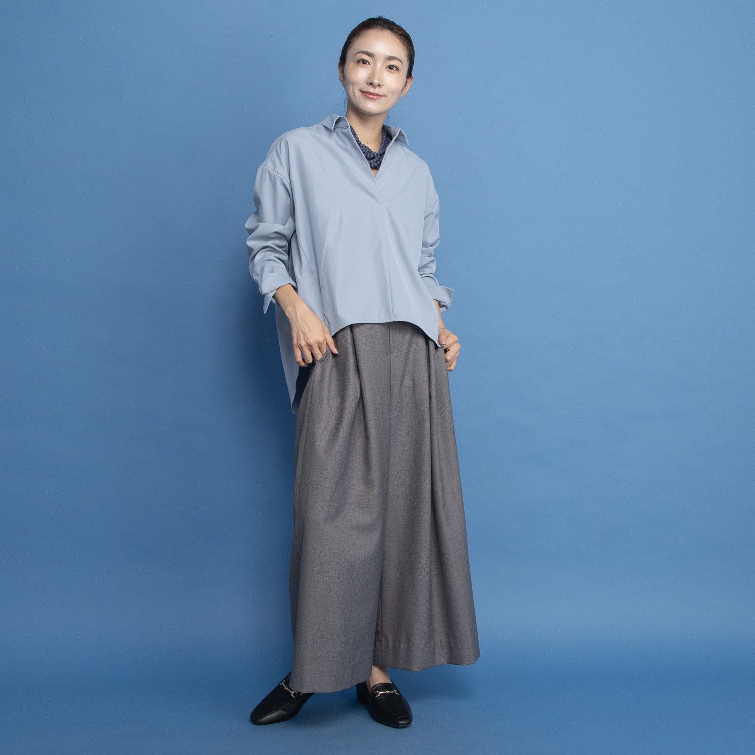 ヤエアジュテ １枚着でも、重ね着でも フォルムが映える スッキリ上品見えブラウス