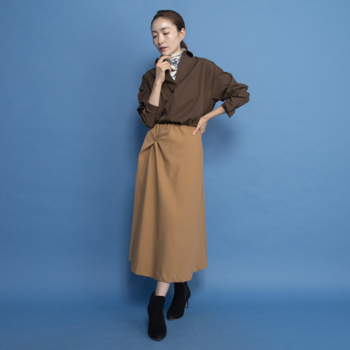 ヤエアジュテ アシンメトリーでモードを フレアーで優雅に はき心地やさしい ドレープデザインスカート ヤエアジュテ アシンメトリーでモードを フレアーで優雅に はき心地やさしい ドレープデザインスカート