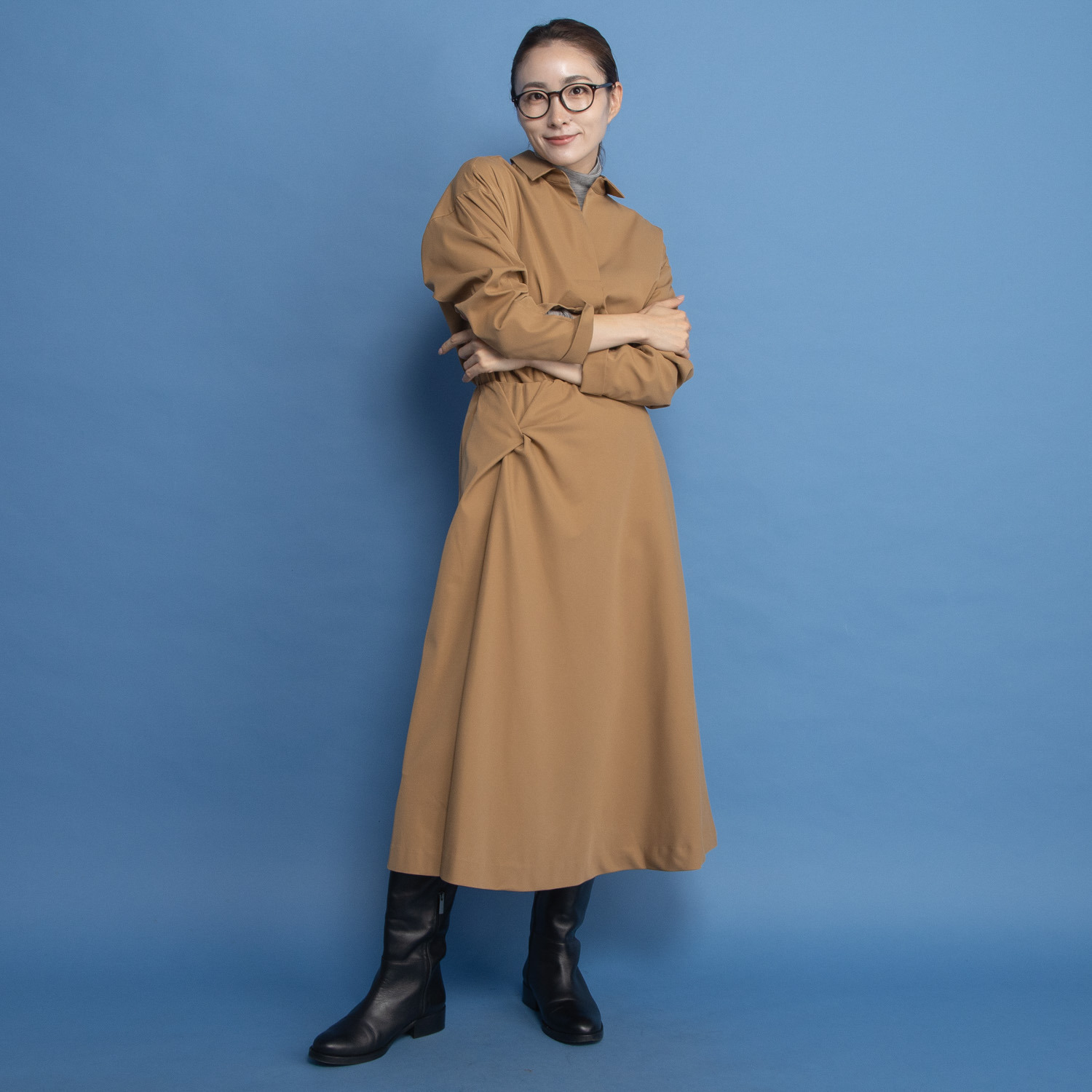 ヤエアジュテ アシンメトリーでモードを フレアーで優雅に はき心地やさしい ドレープデザインスカート