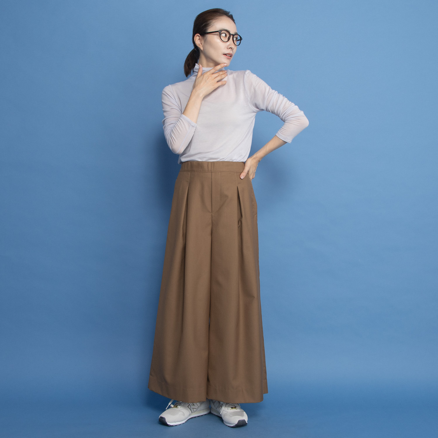 ヤエアジュテ スタイルアップと スタイリングアップを 楽して叶える タックワイドパンツ