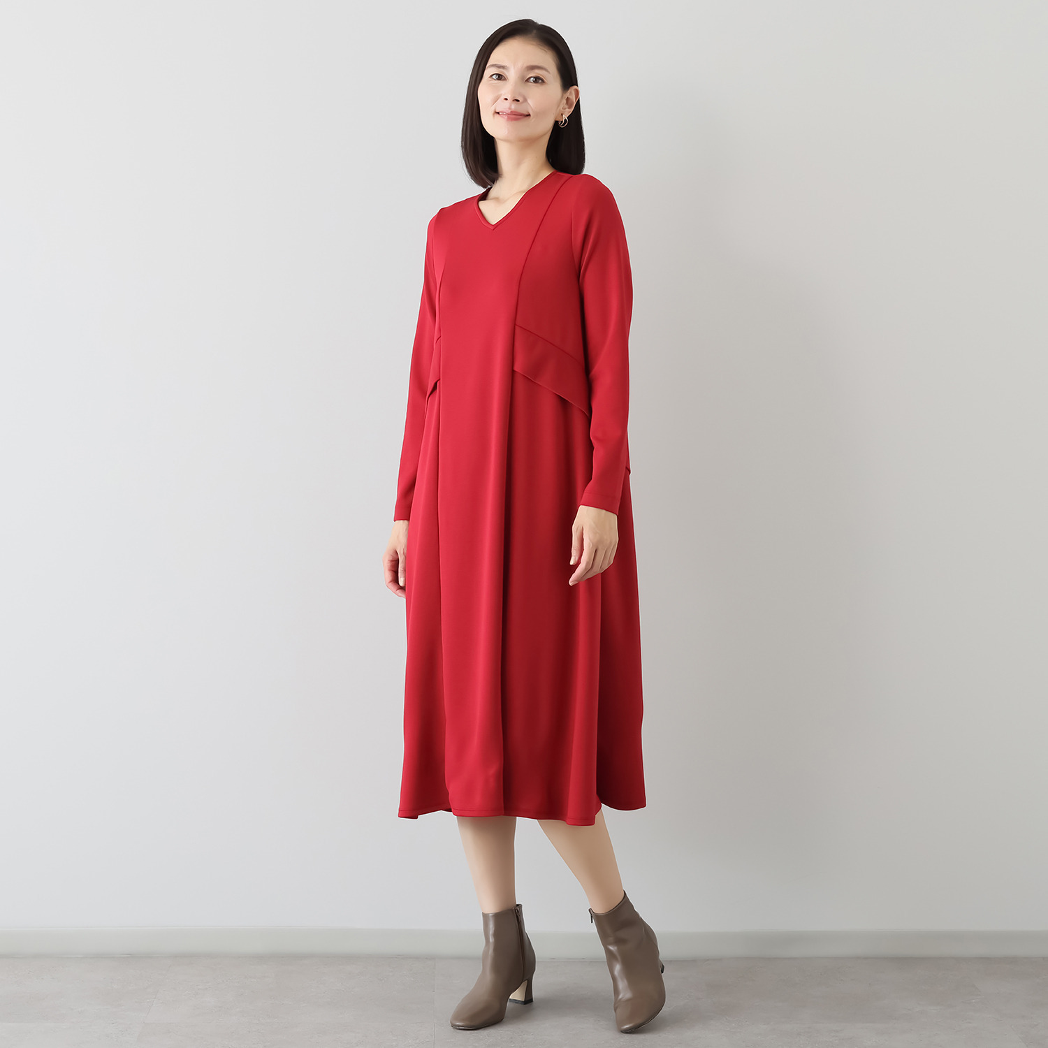 ヤエアジュテ モードなデザインを 上品に装う ヤエコワンピース