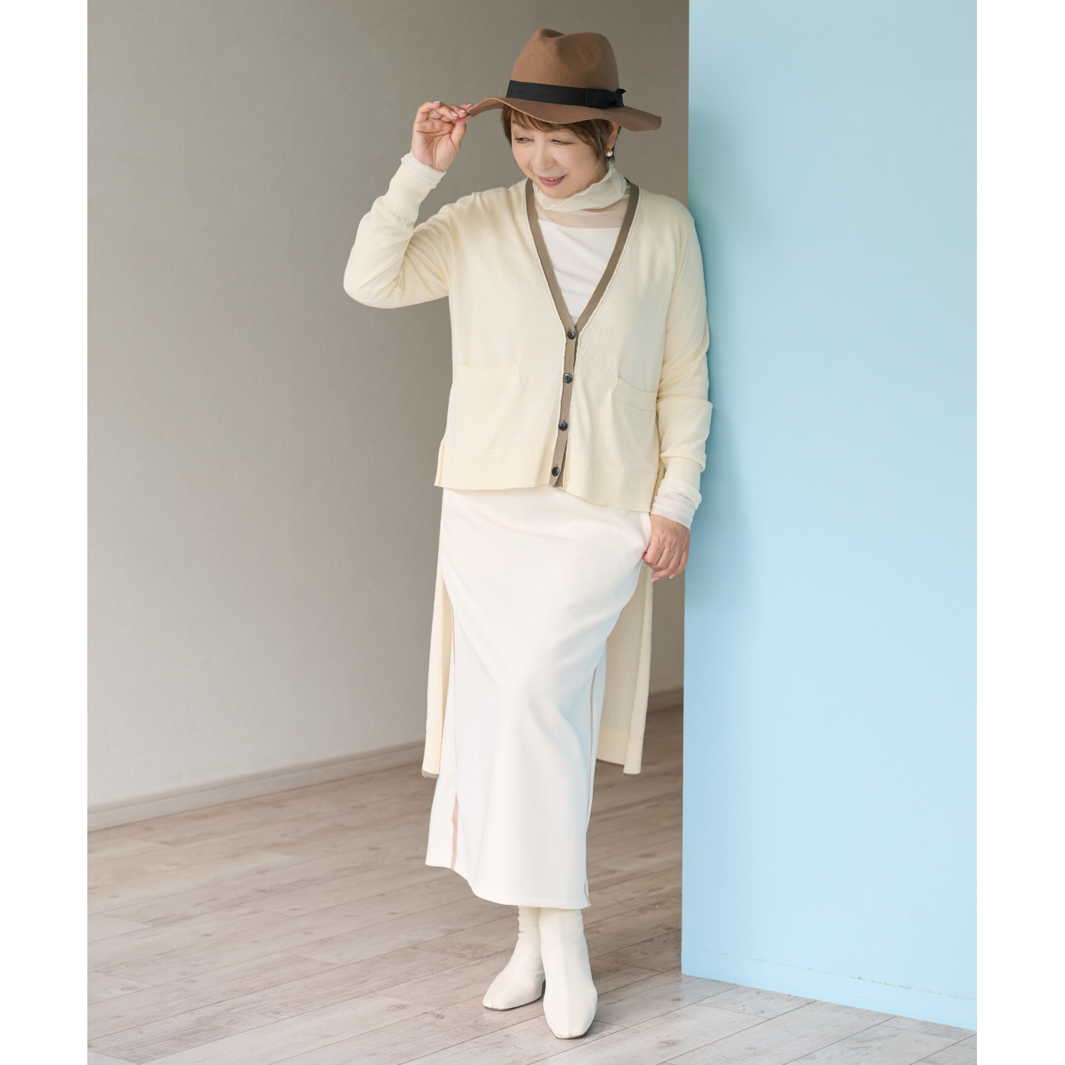 ウノ・ウノ・ドゥーエ コーデにスパイスを！ 前後差ヘムデザイン ラインアクセント カーディガン