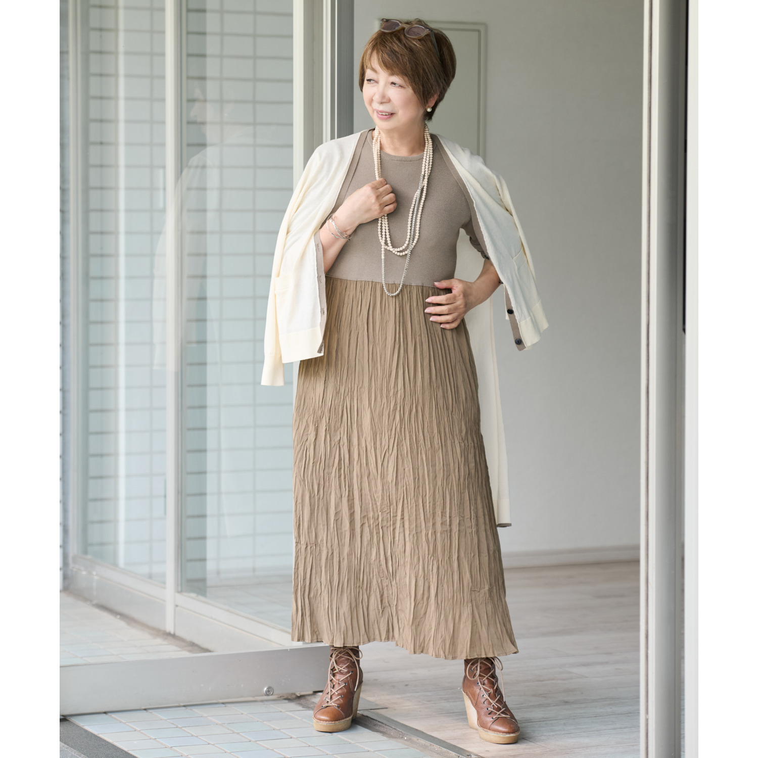 ウノ・ウノ・ドゥーエ コーデにスパイスを！ 前後差ヘムデザイン ラインアクセント カーディガン